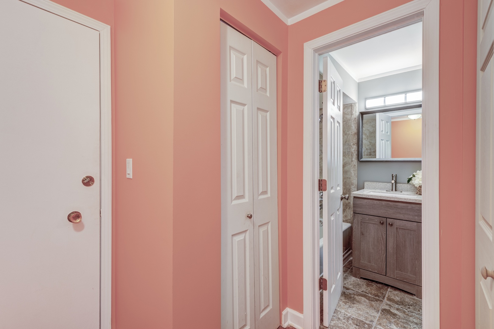 7830 W North Avenue #305, Elmwood Park, IL 60707