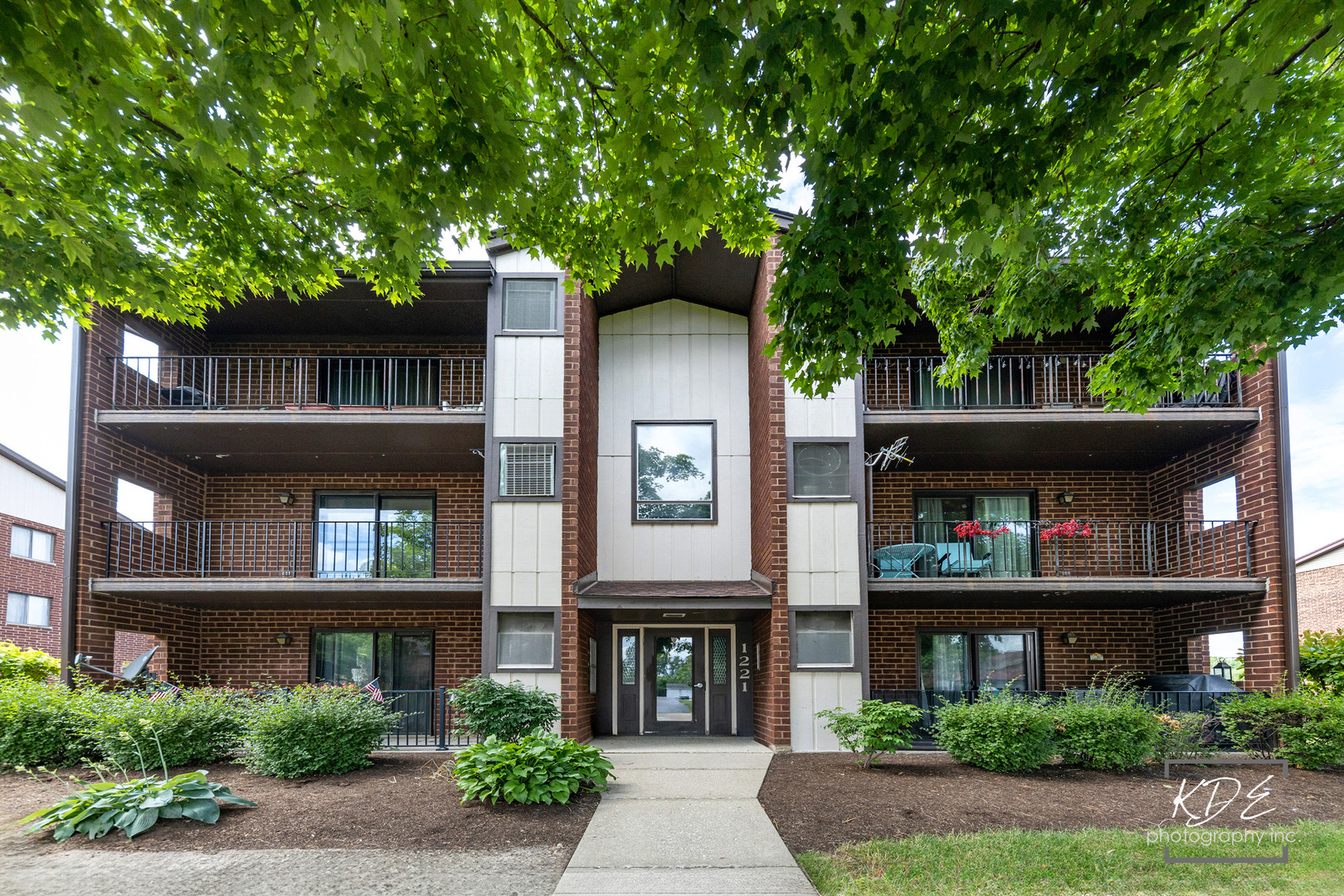 1221 Chalet Road #28-201, Naperville, IL 60563