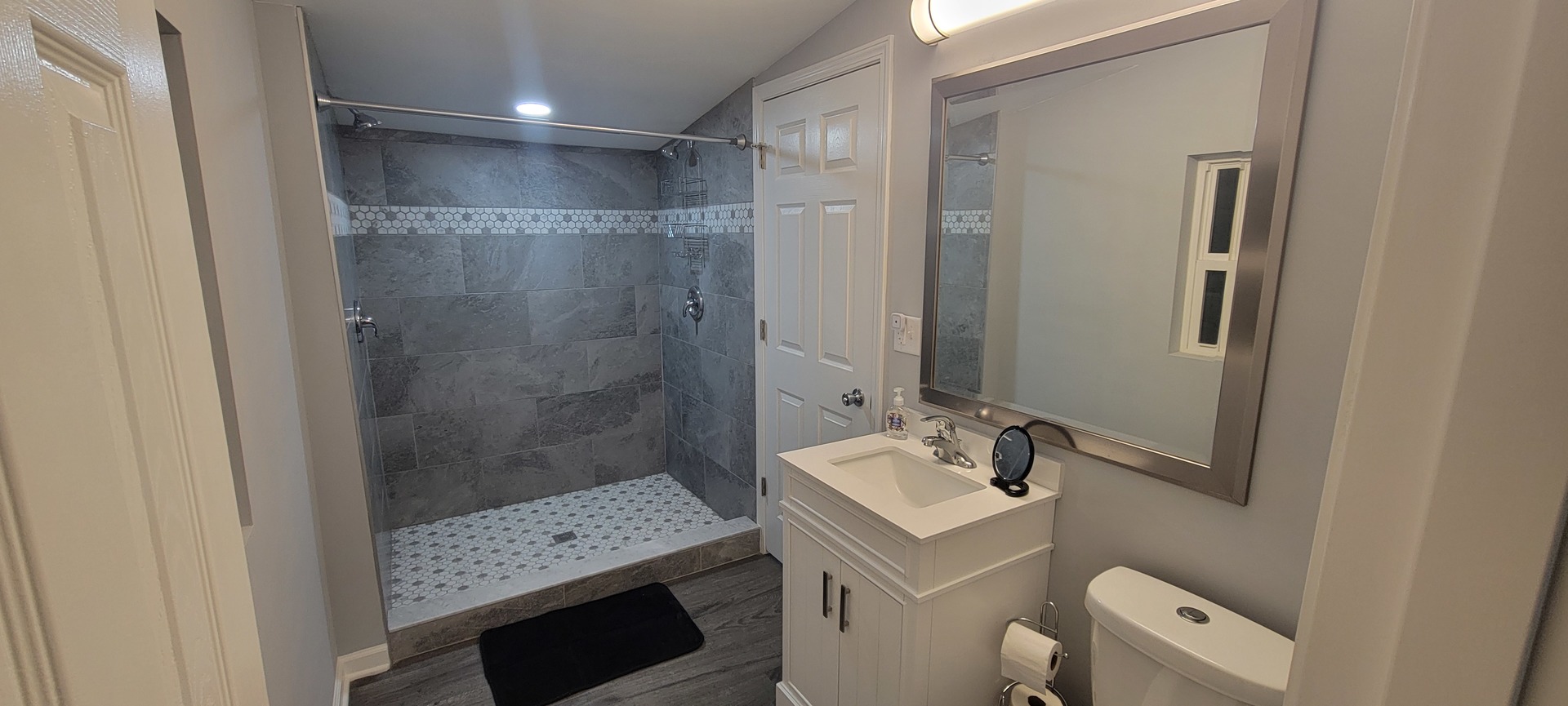 42310 N Woodbine Avenue, Antioch, IL 60002