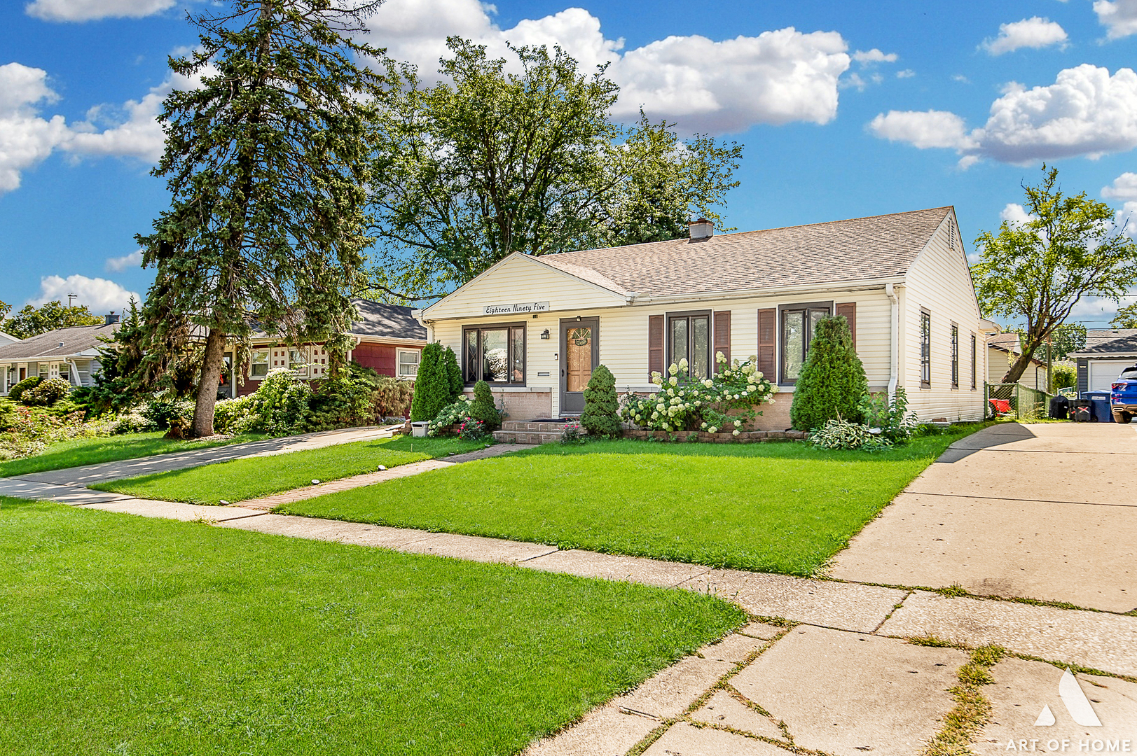 1895 Welwyn Avenue, Des Plaines, IL 60018
