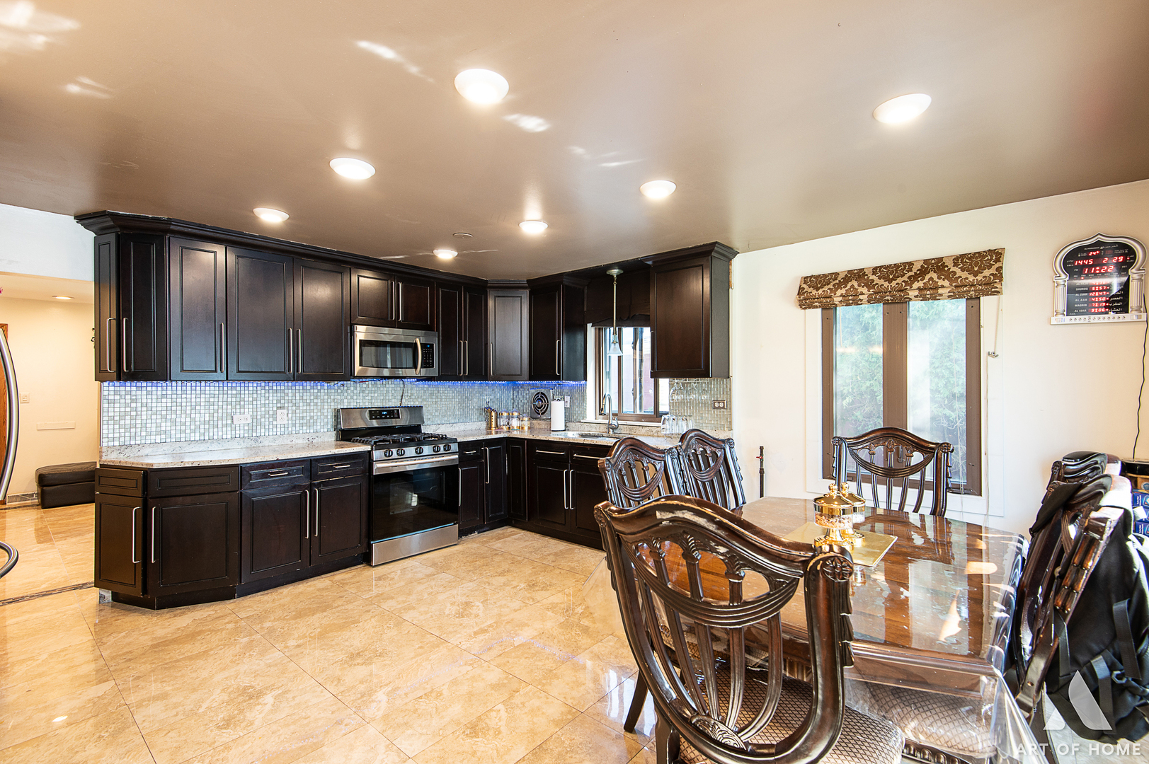 1895 Welwyn Avenue, Des Plaines, IL 60018