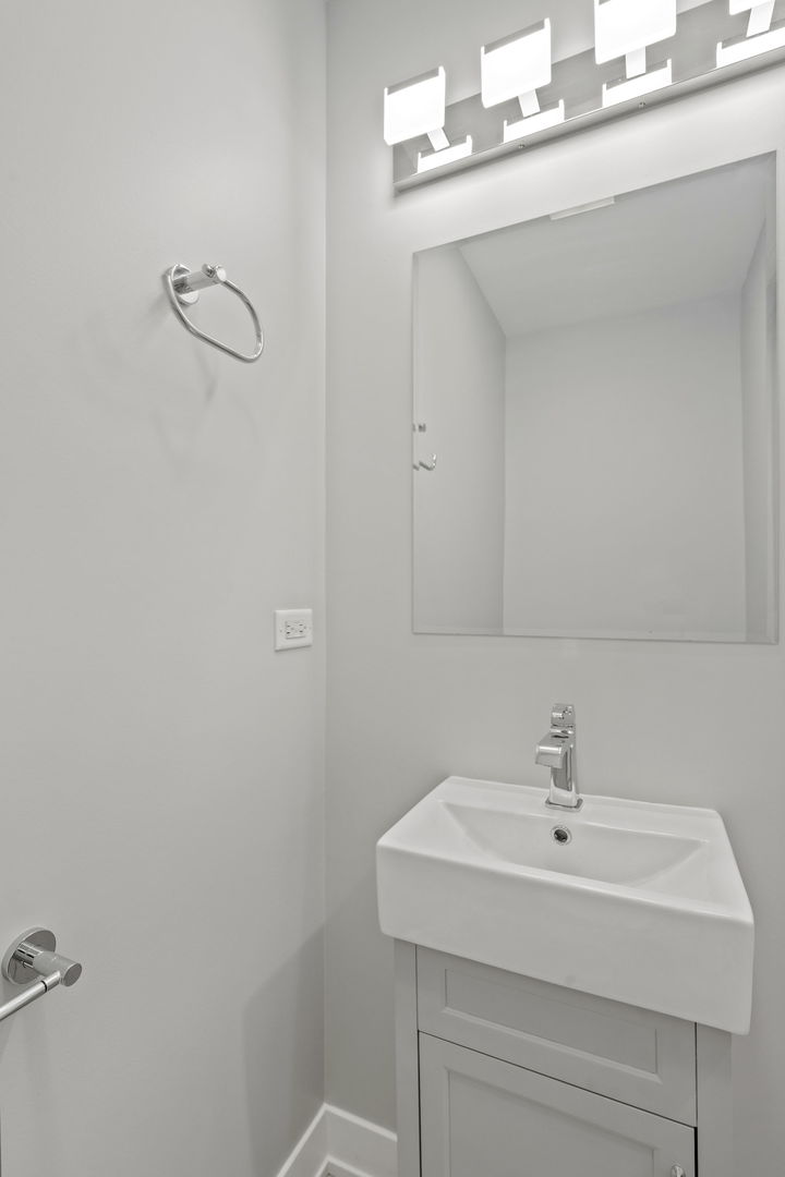 1330 S Komensky Avenue #3, Chicago, IL 60623