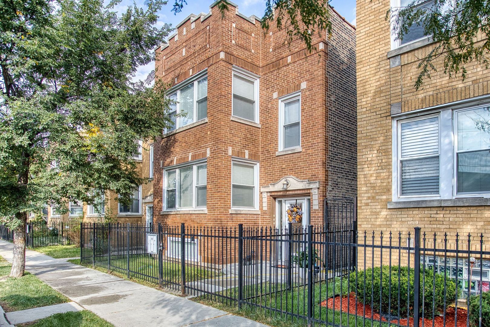 5008 W Division Street, Chicago, IL 60651