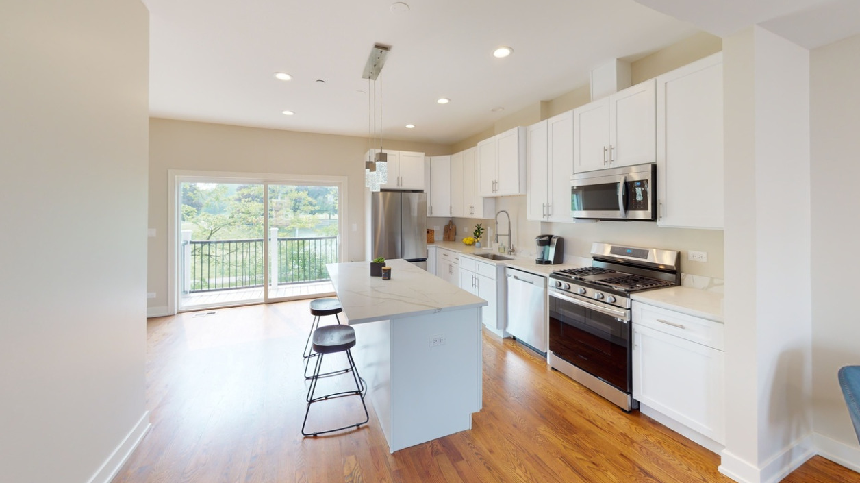 504 Highland Parkway, Itasca, IL 60143