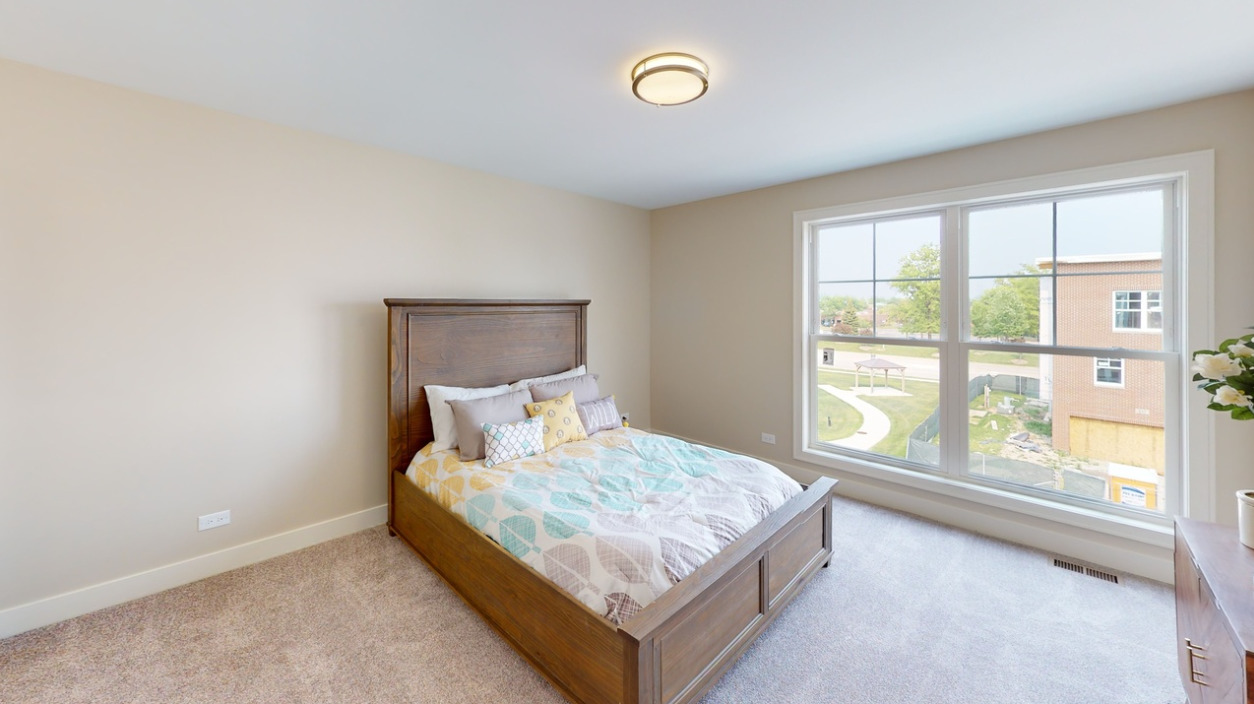 504 Highland Parkway, Itasca, IL 60143