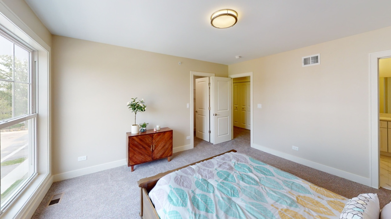 504 Highland Parkway, Itasca, IL 60143