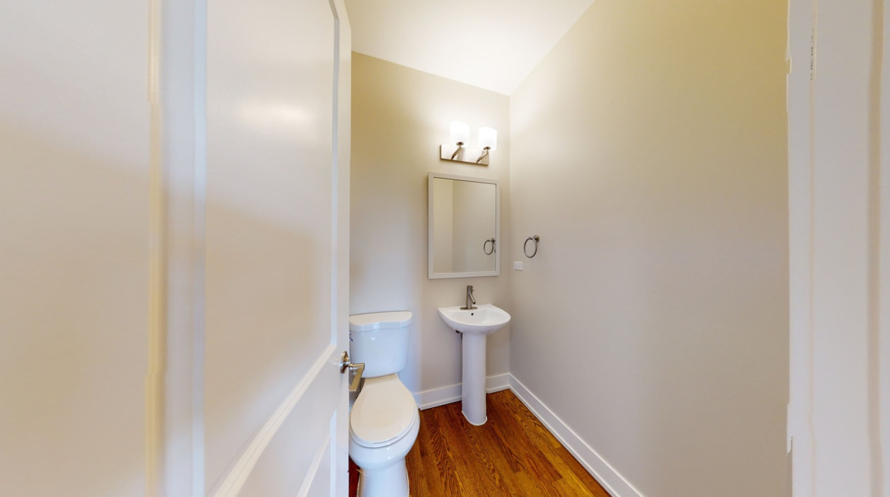 504 Highland Parkway, Itasca, IL 60143