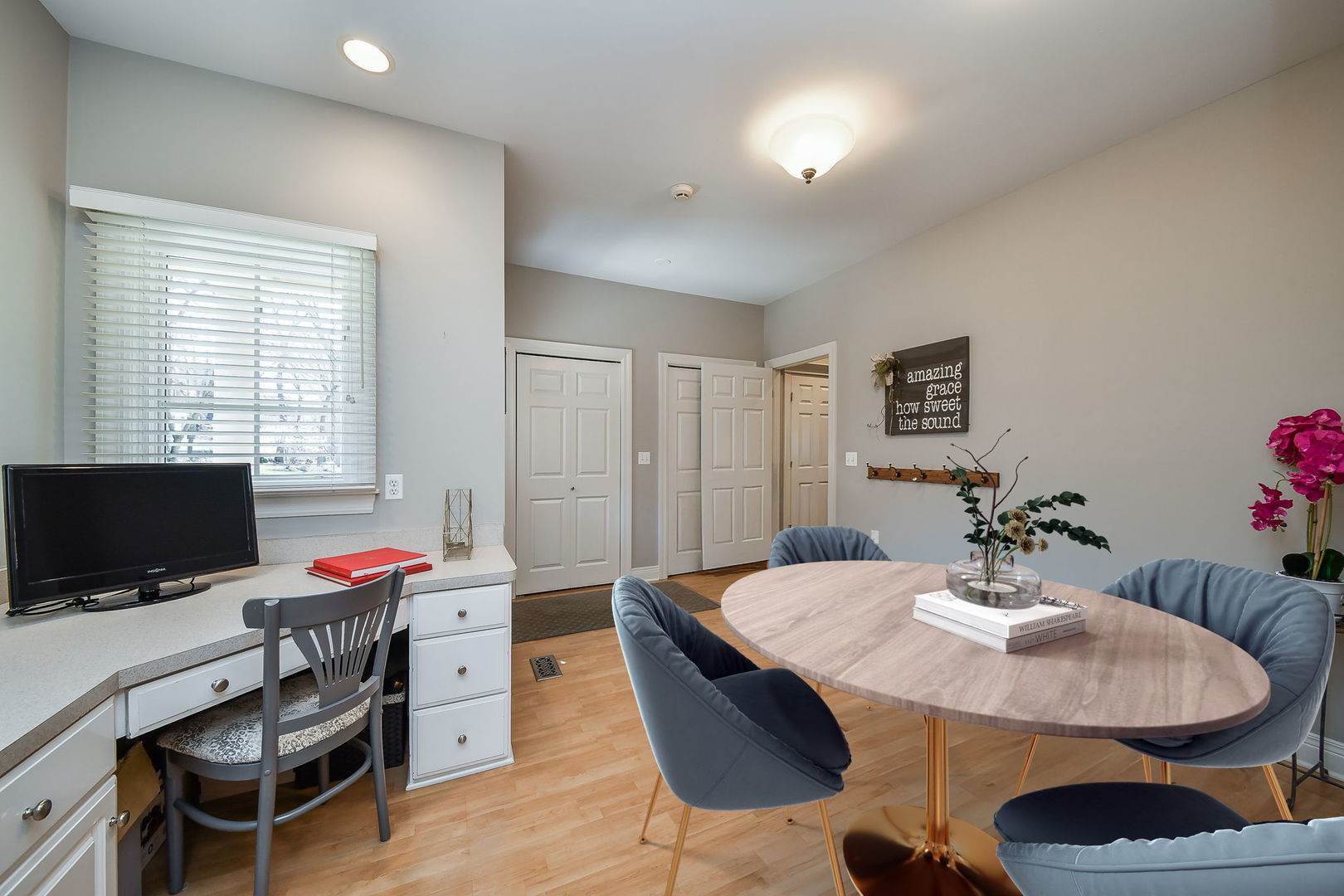 1303 Bonnema Avenue, Naperville, IL 60565