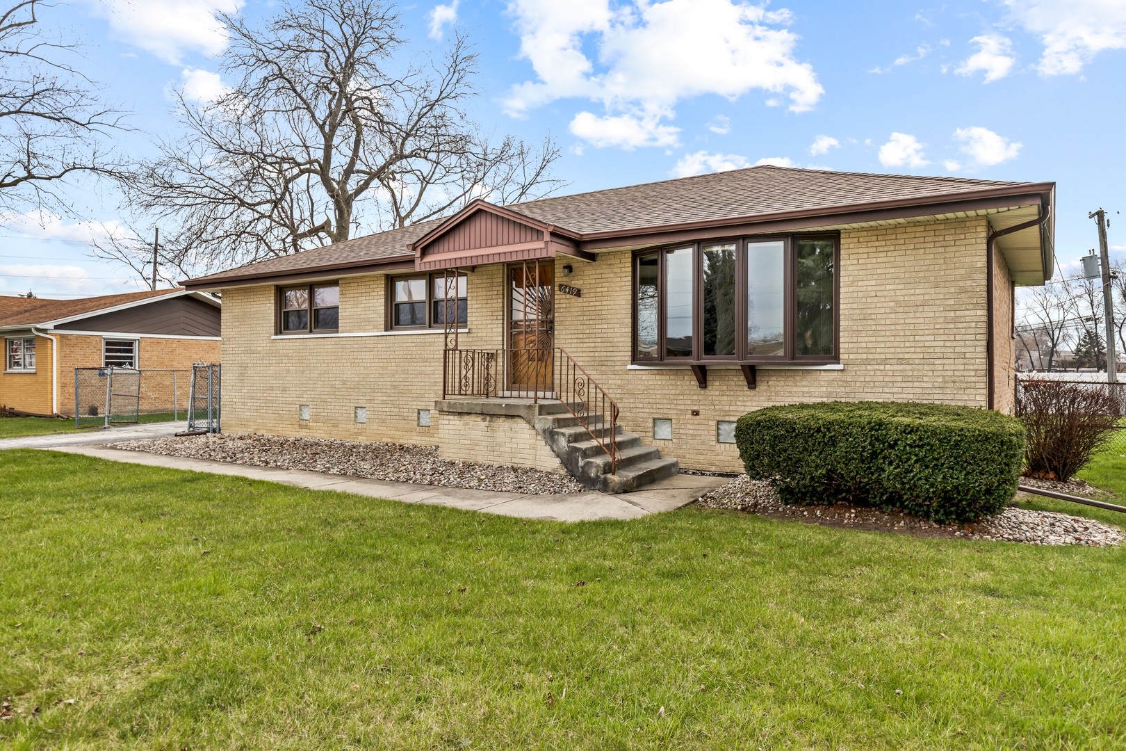 6419 W 88th Street, Oak Lawn, IL 60453