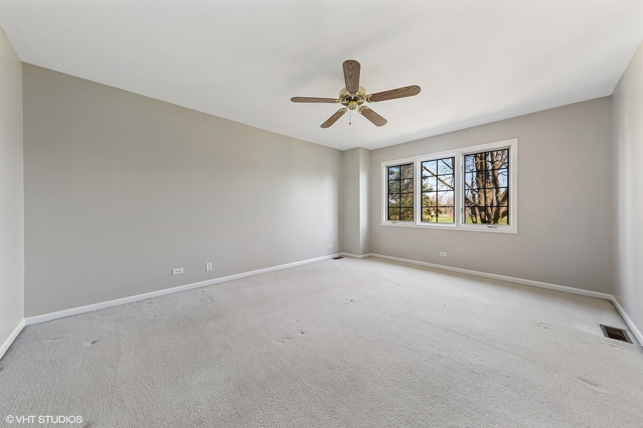 8613 Evergreen Lane, Darien, IL 60561