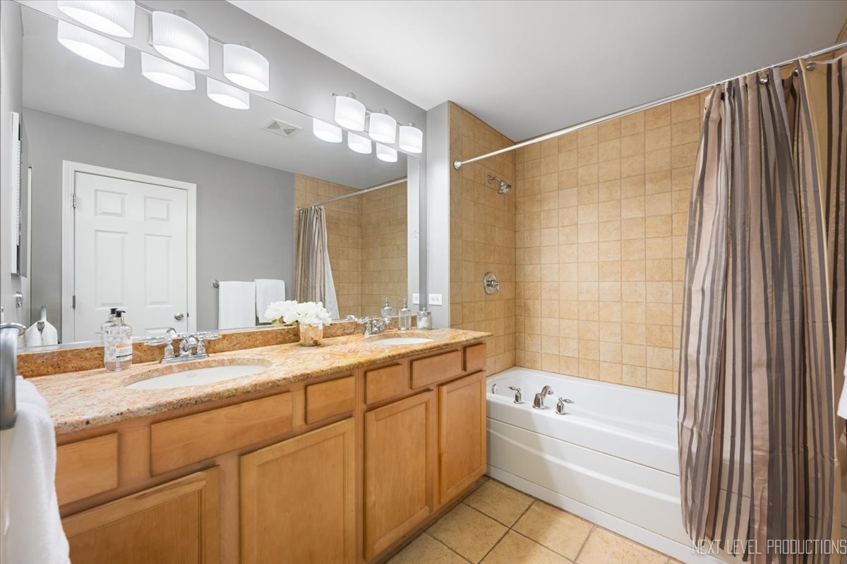 955 Winners Cup Court, Naperville, IL 60565