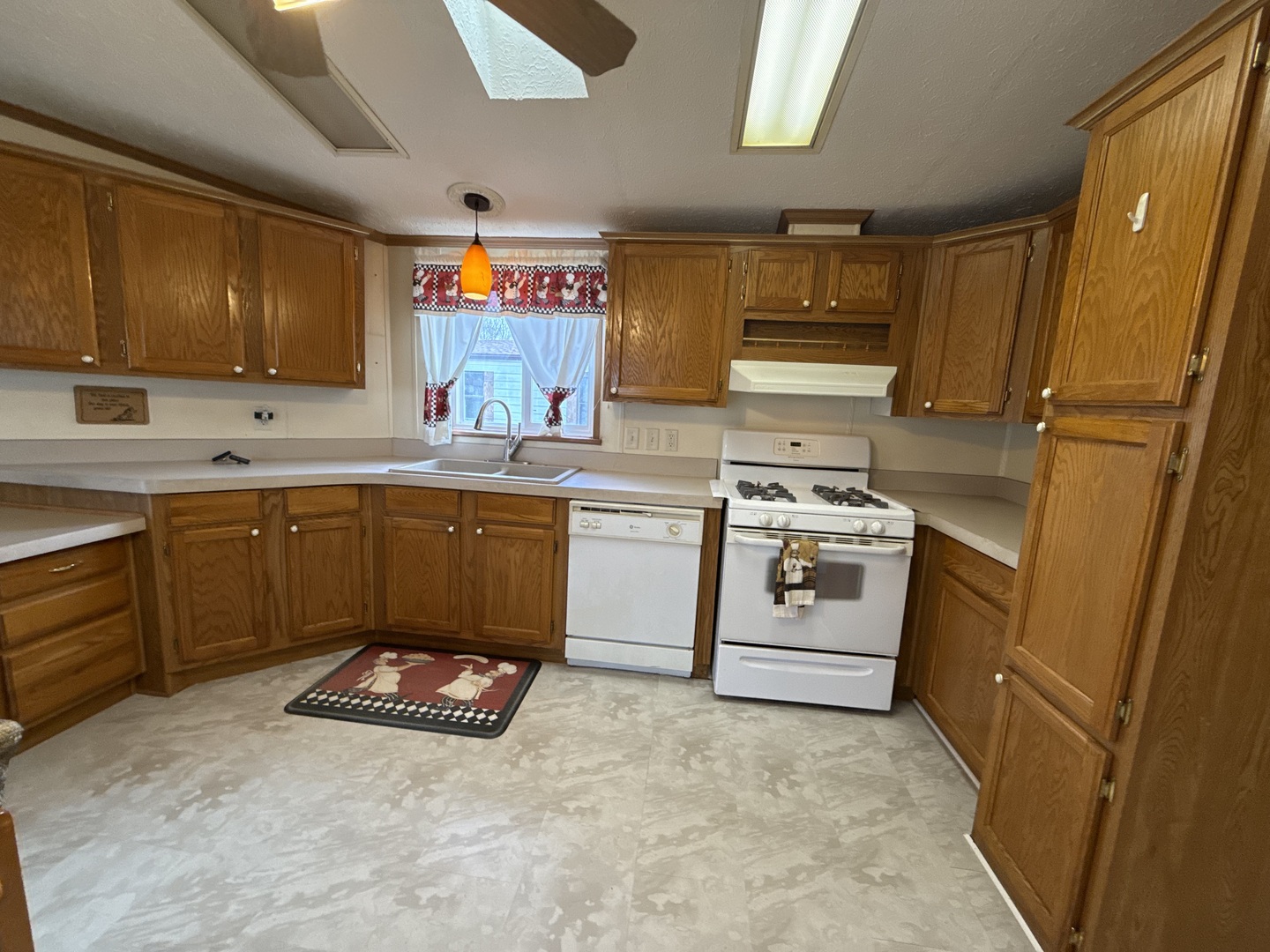 443 Huntsbridge Road, Matteson, IL 60443