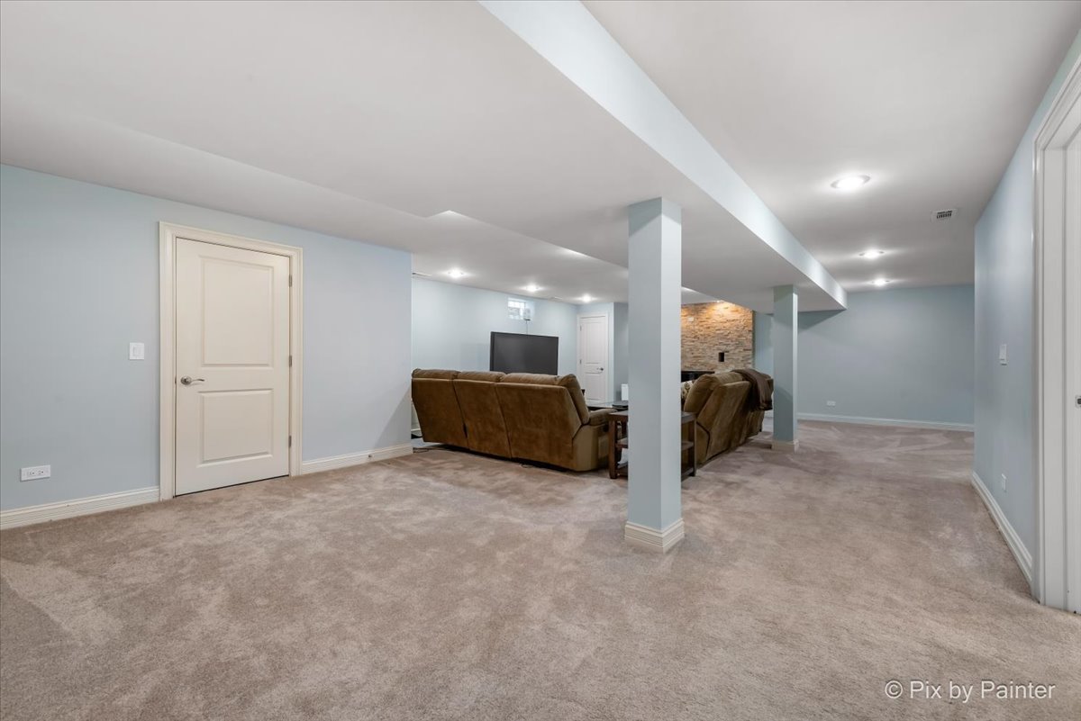 13200 S 80th Court, Palos Park, IL 60464