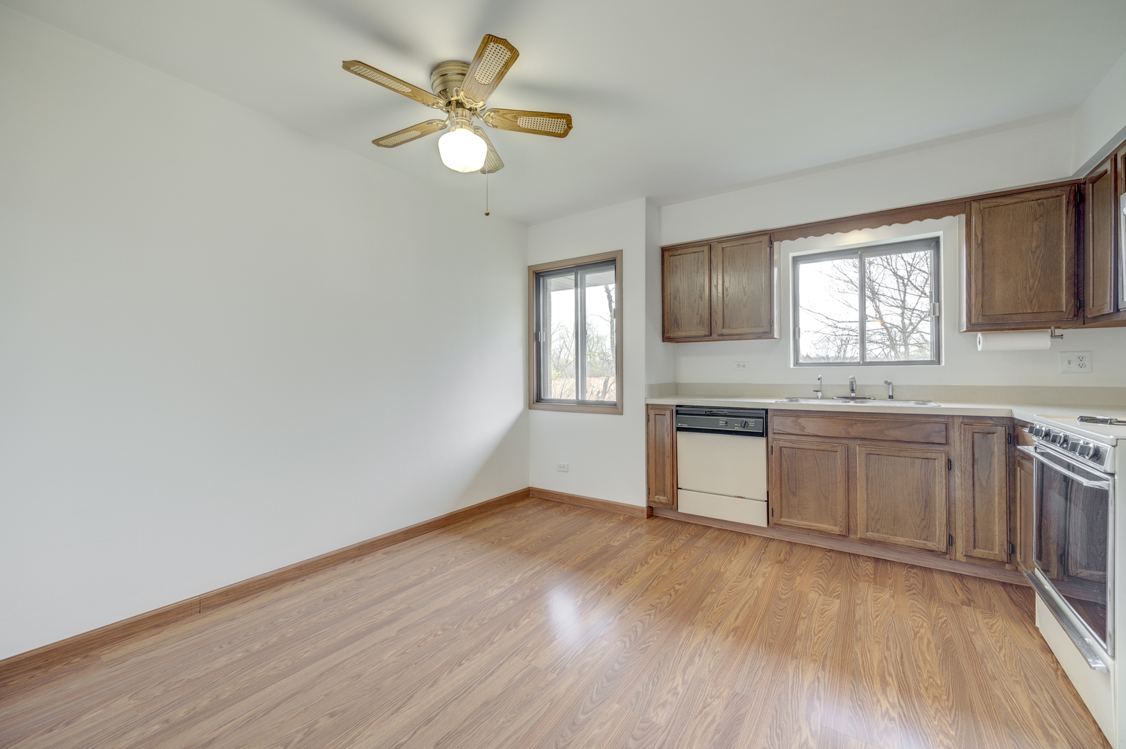 8101 Piers Drive #1806, Woodridge, IL 60517