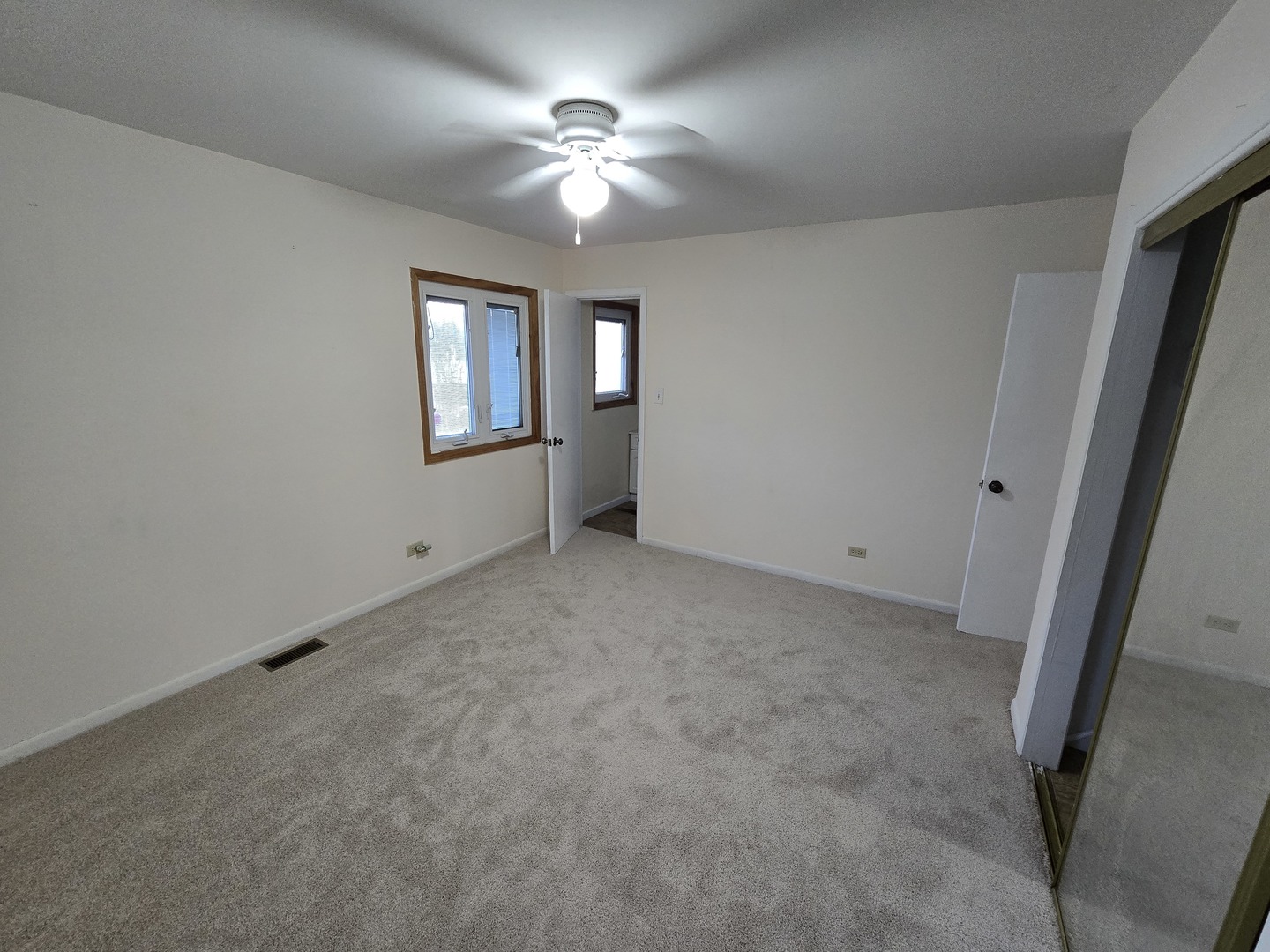 109 Landmeier Road, Elk Grove Village, IL 60007
