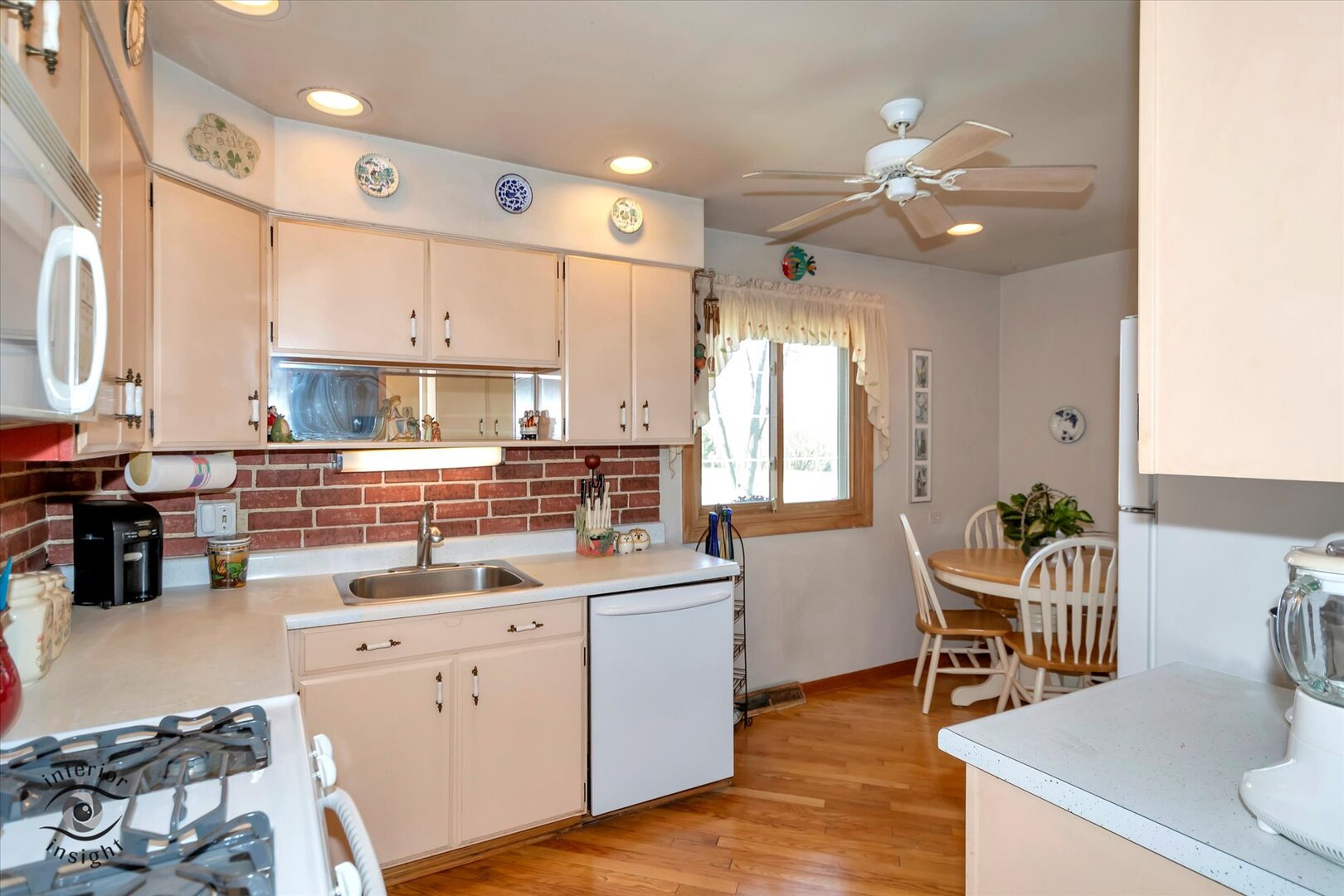 2908 71st Street, Woodridge, IL 60517