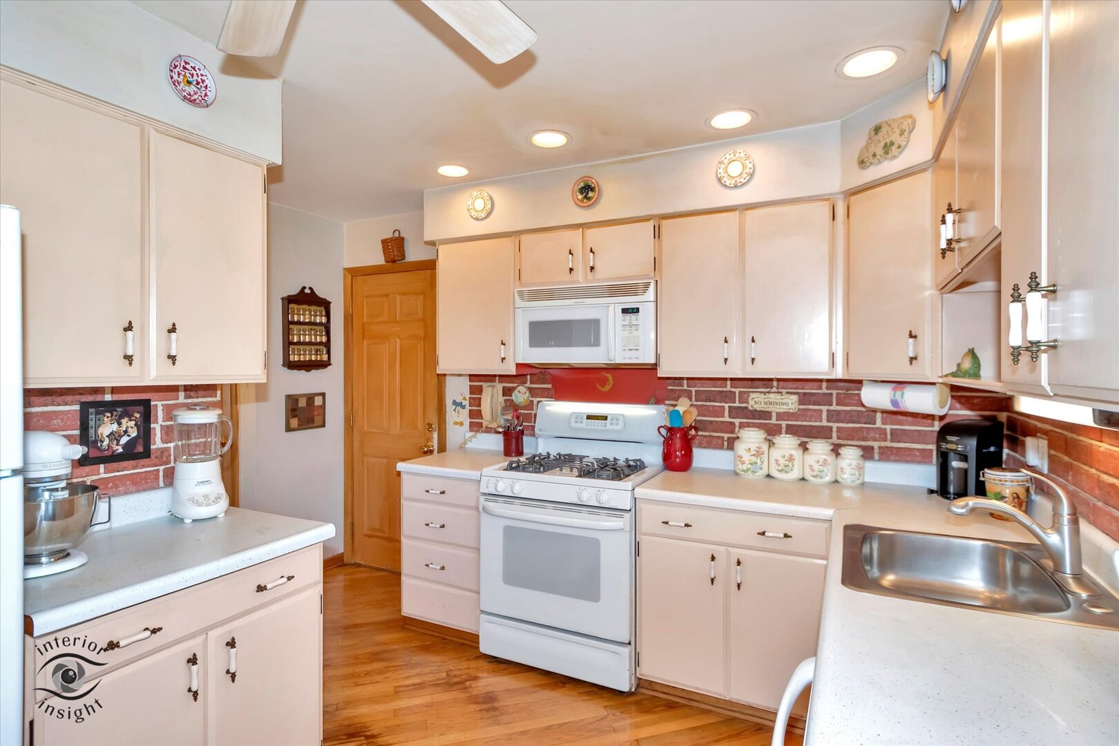 2908 71st Street, Woodridge, IL 60517