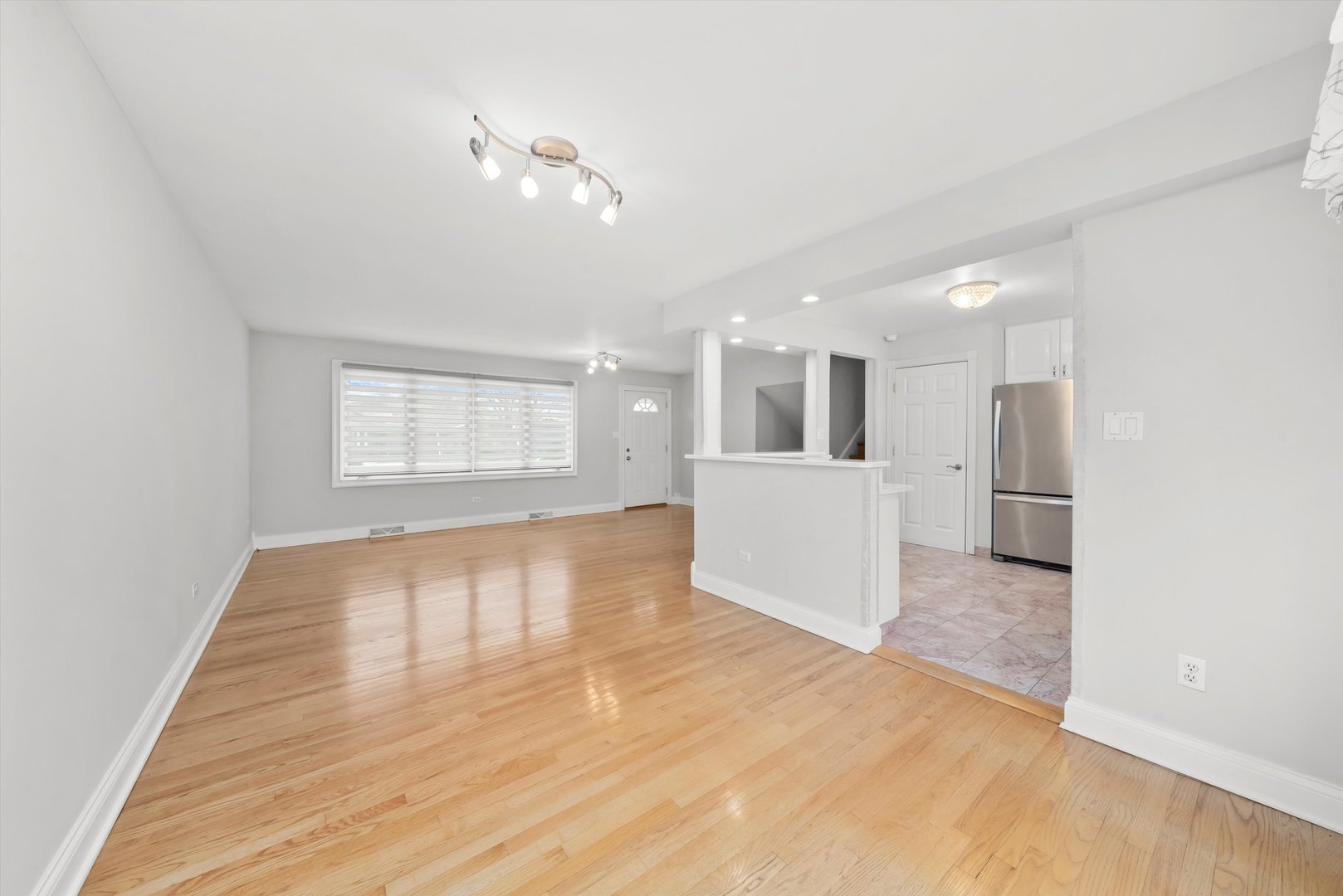 7011 Avon Avenue, Oak Lawn, IL 60453