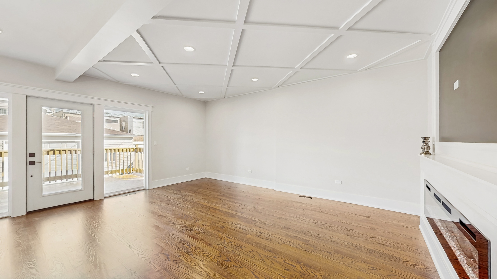 5524 W BYRON Street, Chicago, IL 60641