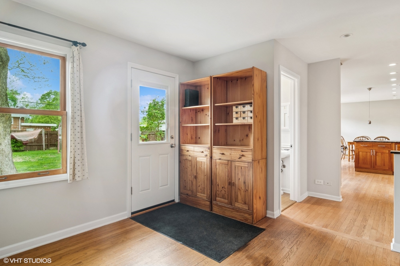 26 S Donald Avenue, Arlington Heights, IL 60004