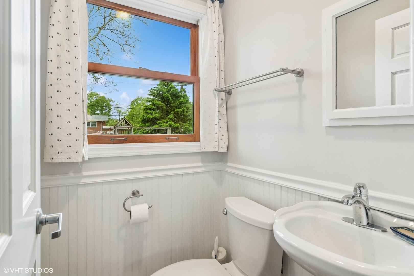 26 S Donald Avenue, Arlington Heights, IL 60004