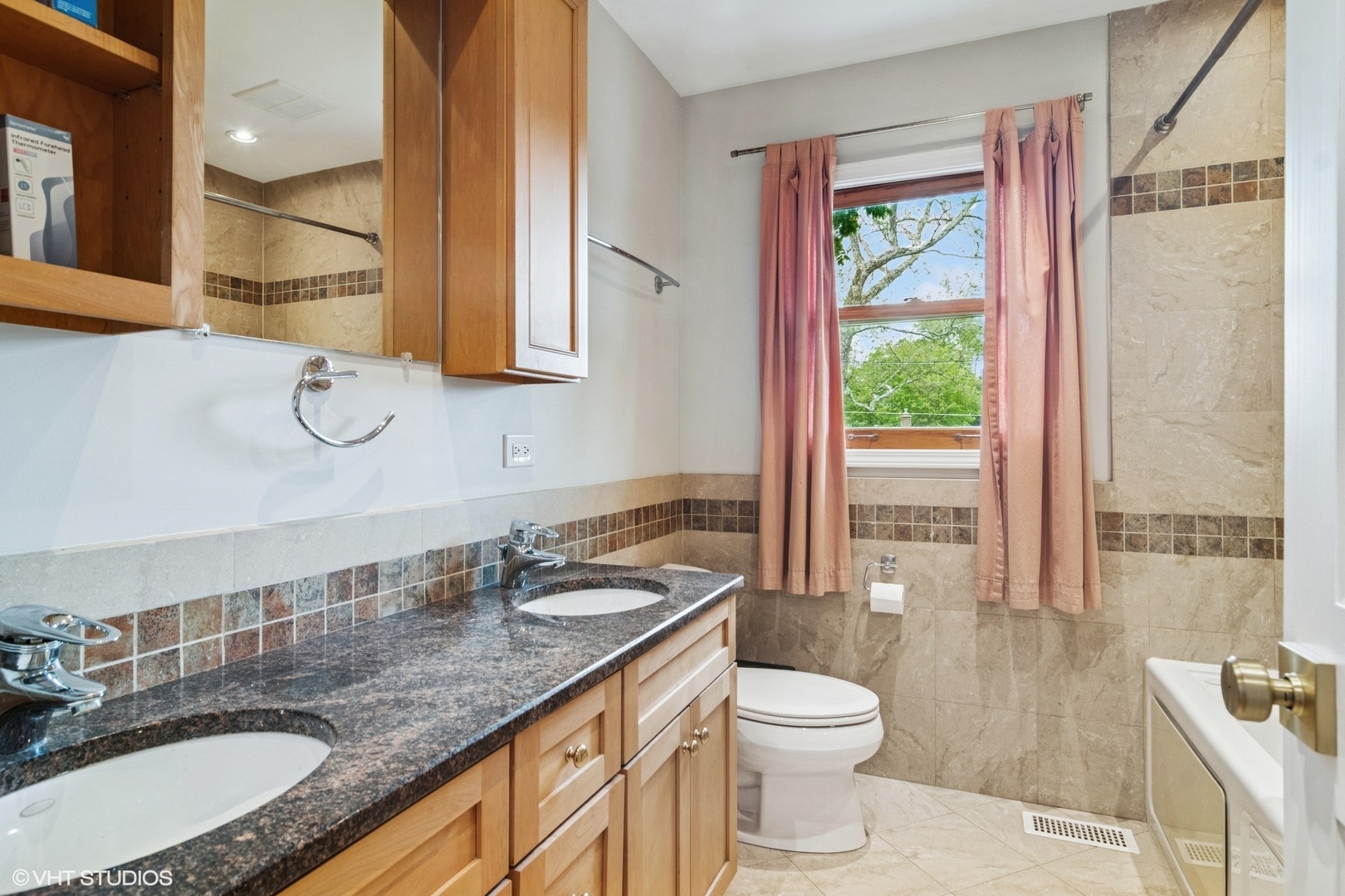 26 S Donald Avenue, Arlington Heights, IL 60004