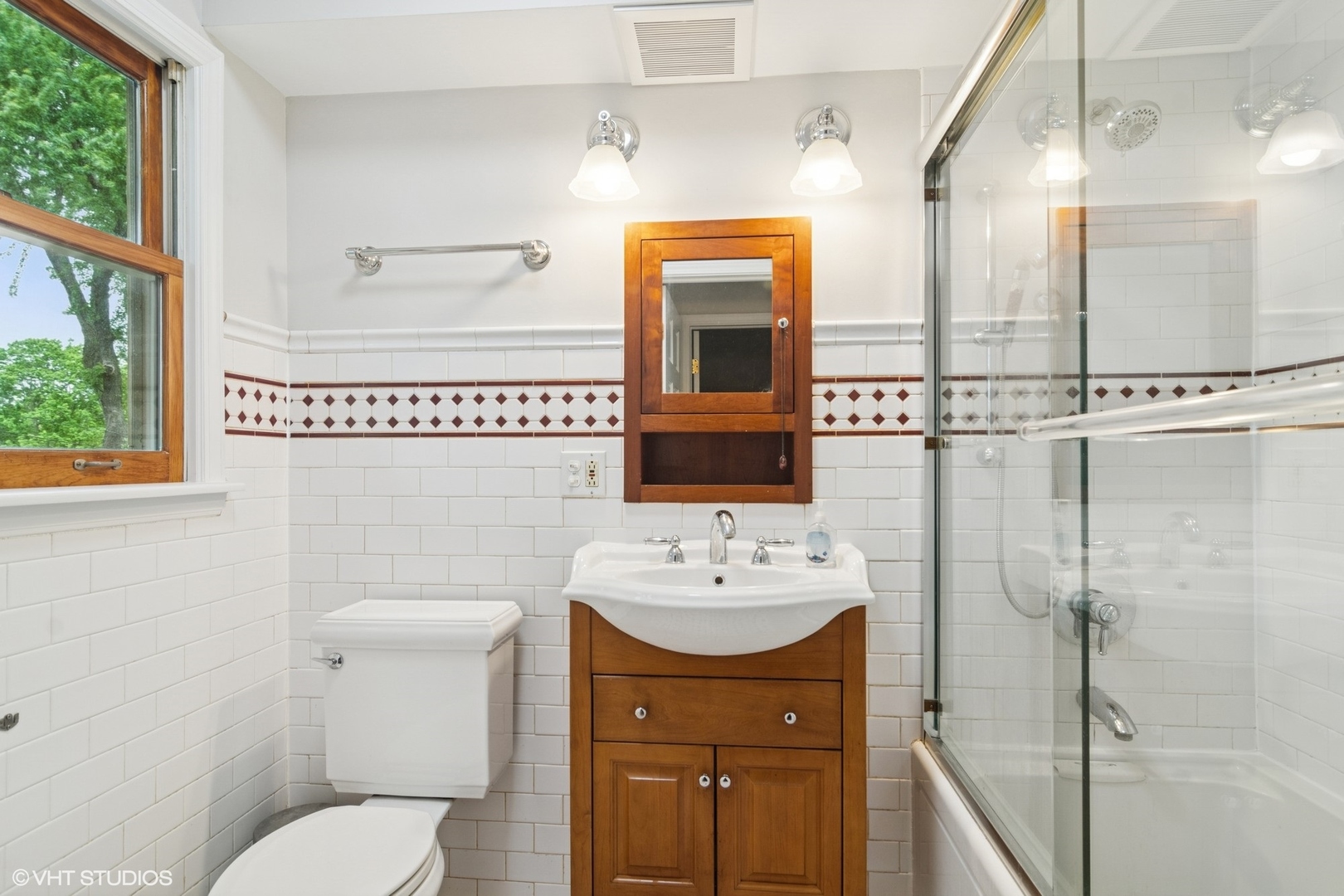 26 S Donald Avenue, Arlington Heights, IL 60004