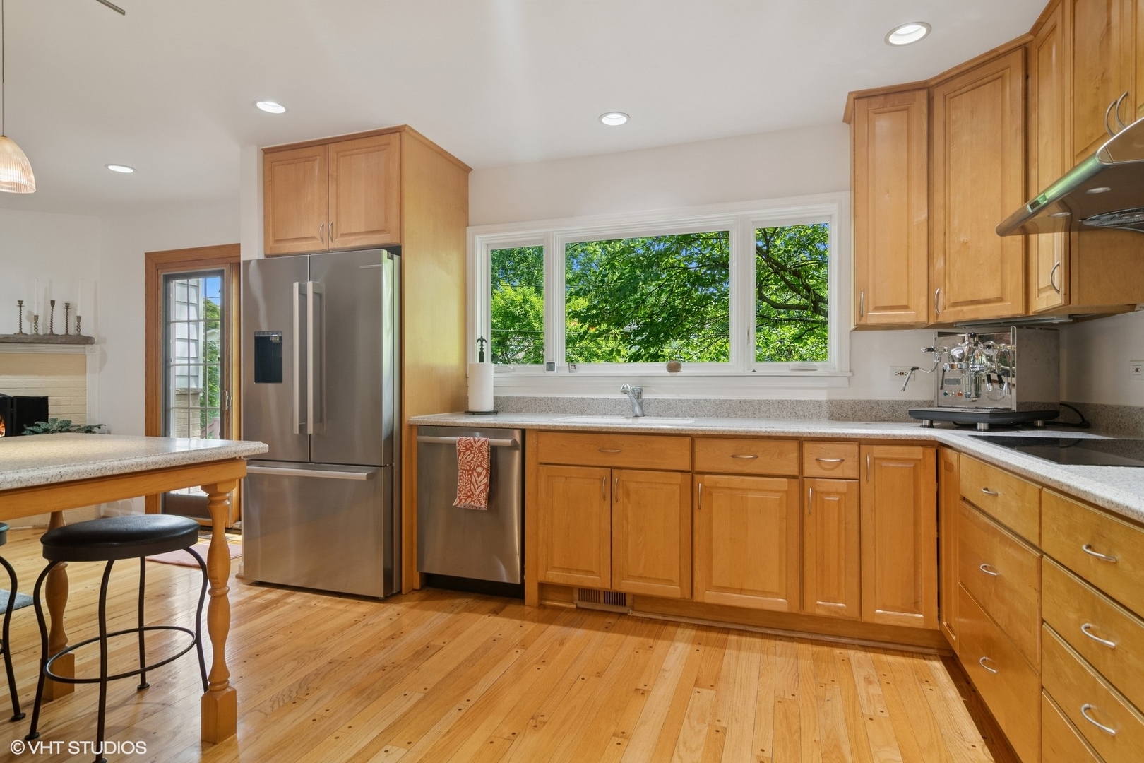 107 N Donald Avenue, Arlington Heights, IL 60004