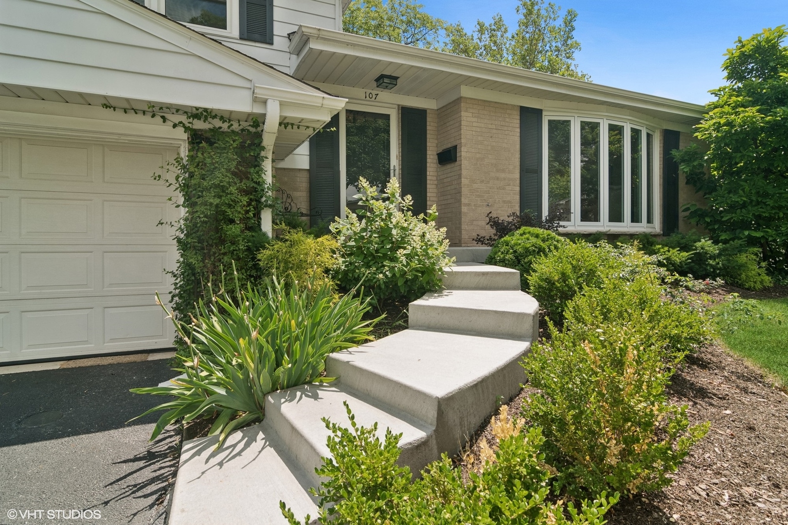 107 N Donald Avenue, Arlington Heights, IL 60004