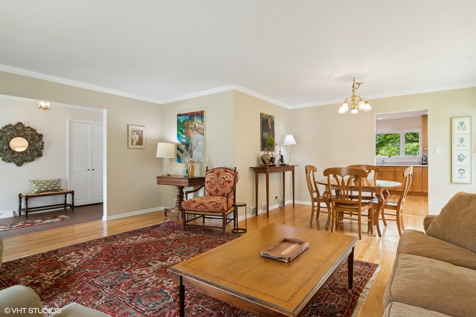 107 N Donald Avenue, Arlington Heights, IL 60004