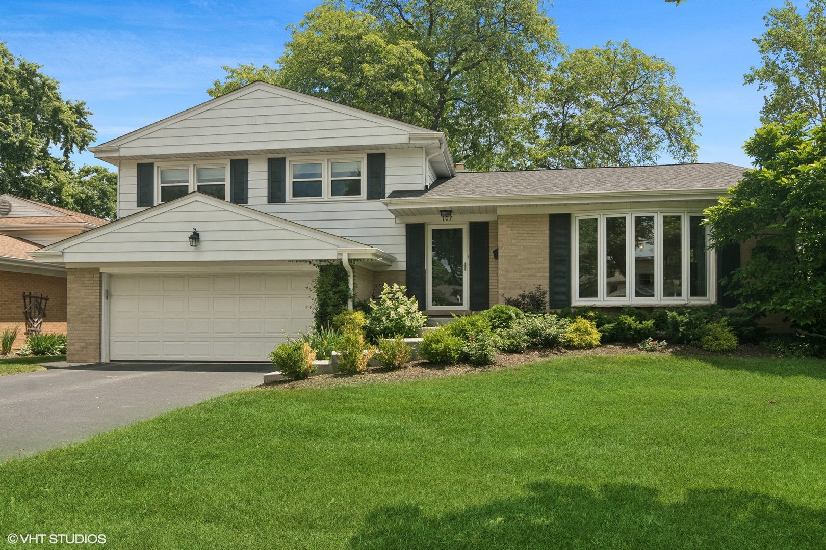 107 N Donald Avenue, Arlington Heights, IL 60004