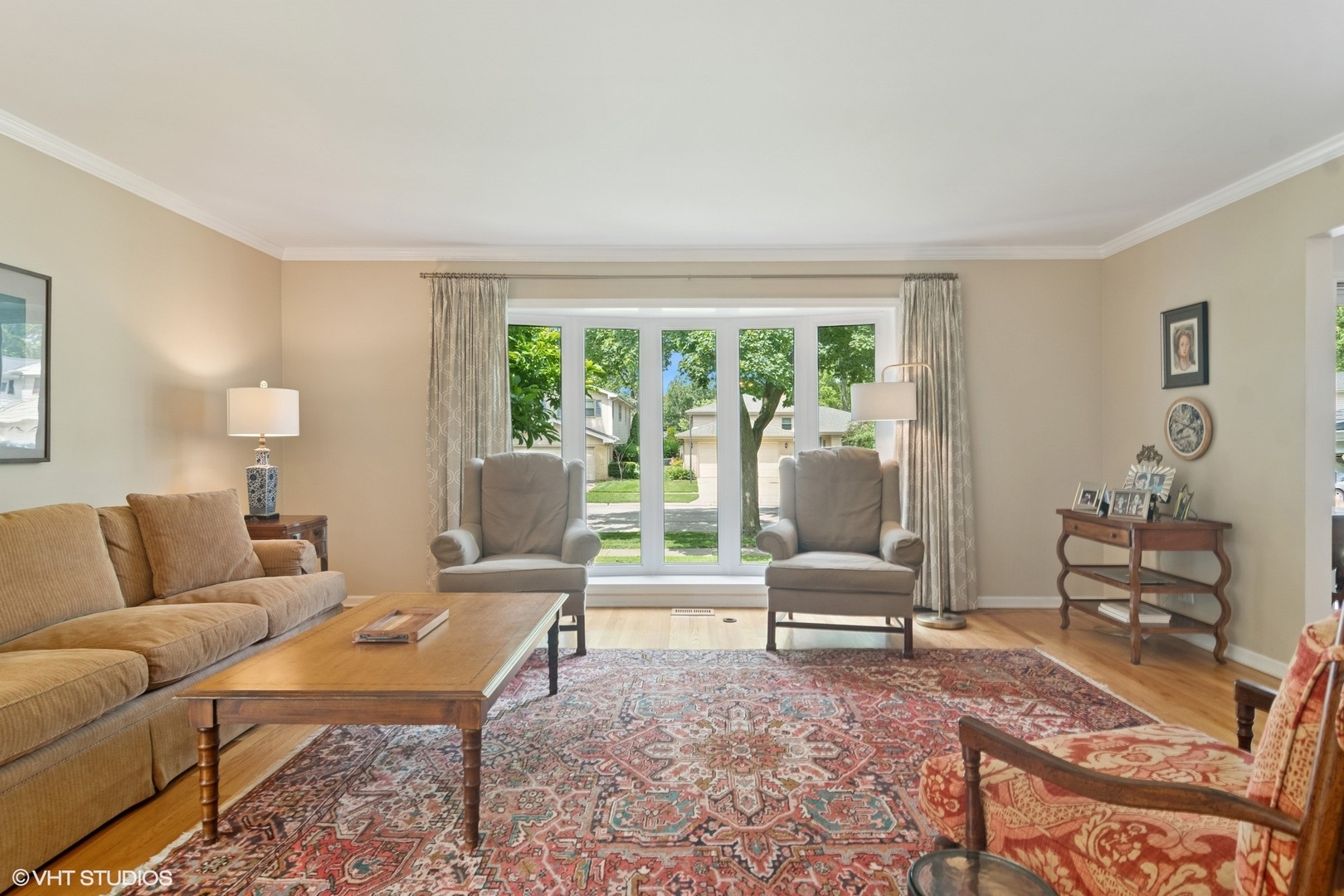 107 N Donald Avenue, Arlington Heights, IL 60004