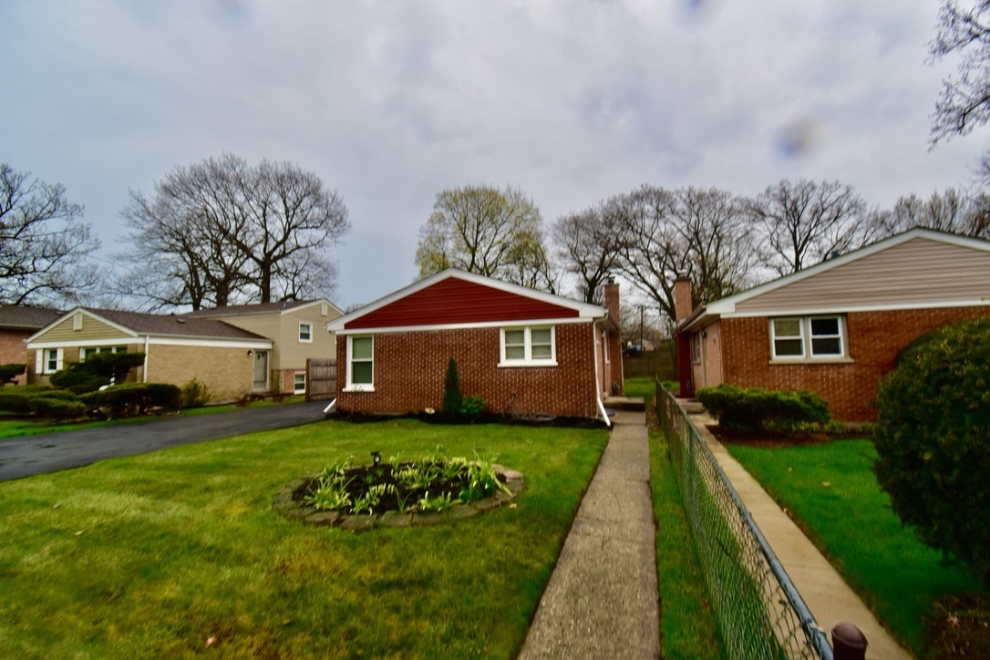 2837 18th Street, North Chicago, IL 60064