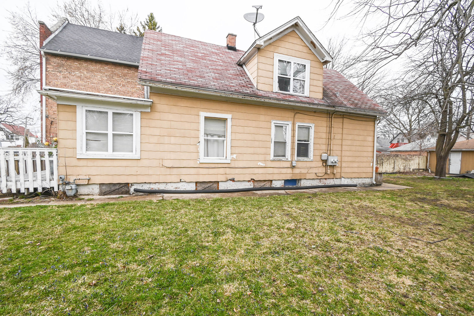 1423 Victoria Avenue, North Chicago, IL 60064