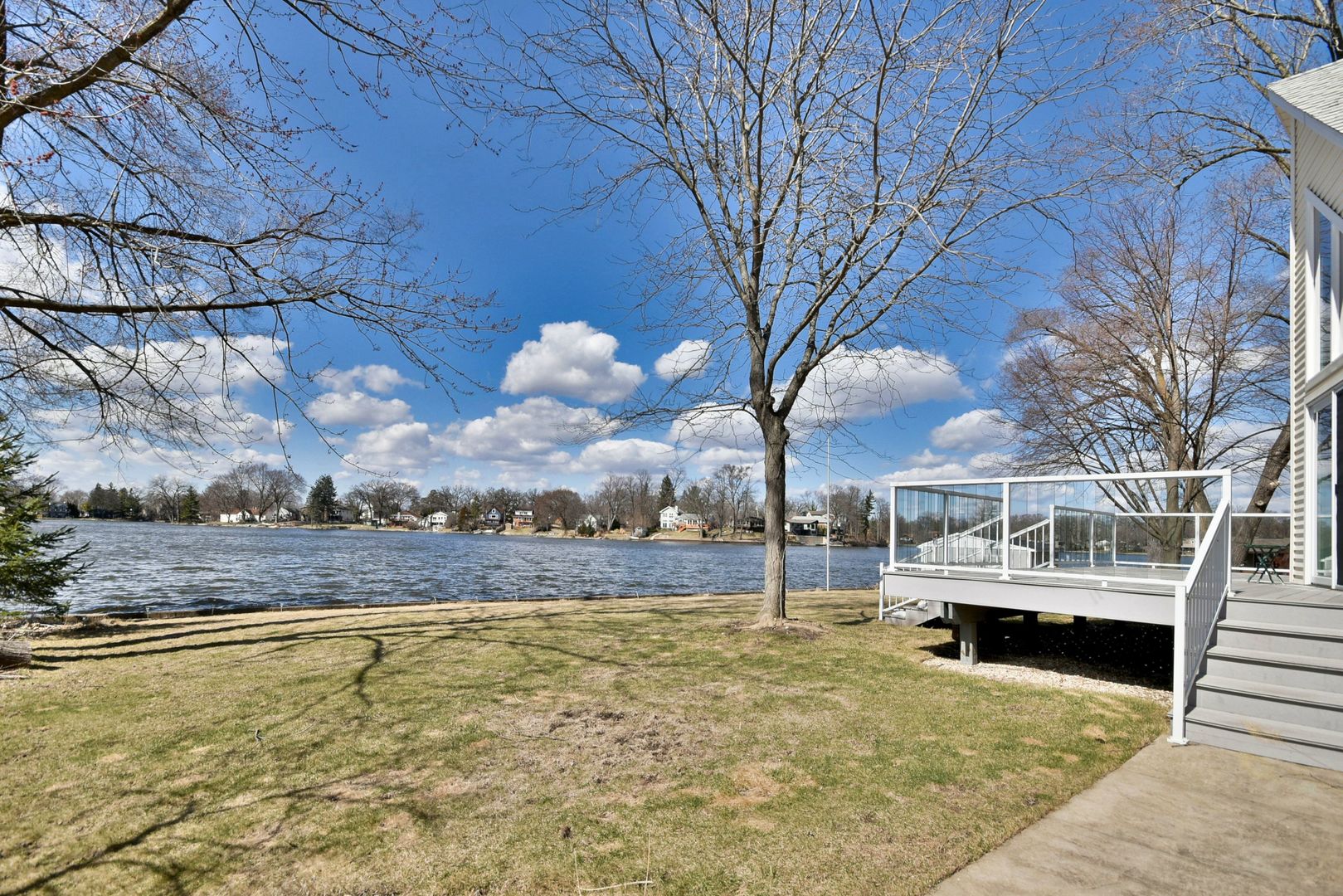 124 S Shore Drive, Island Lake, IL 60042