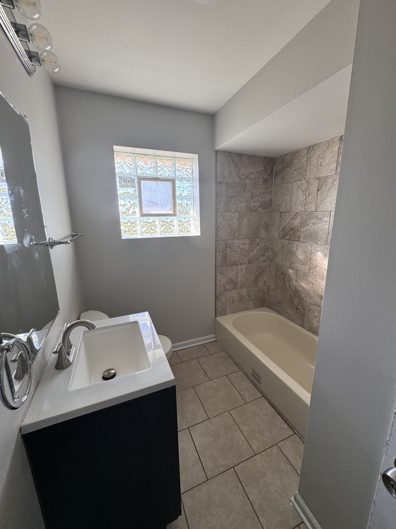 1021 S 16th Avenue #2, Maywood, IL 60153