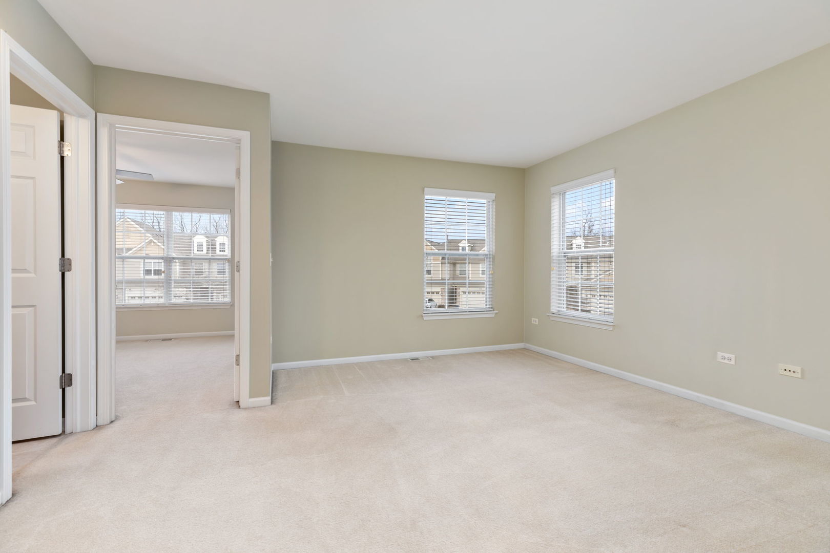 401 Vaughn Circle, Aurora, IL 60502