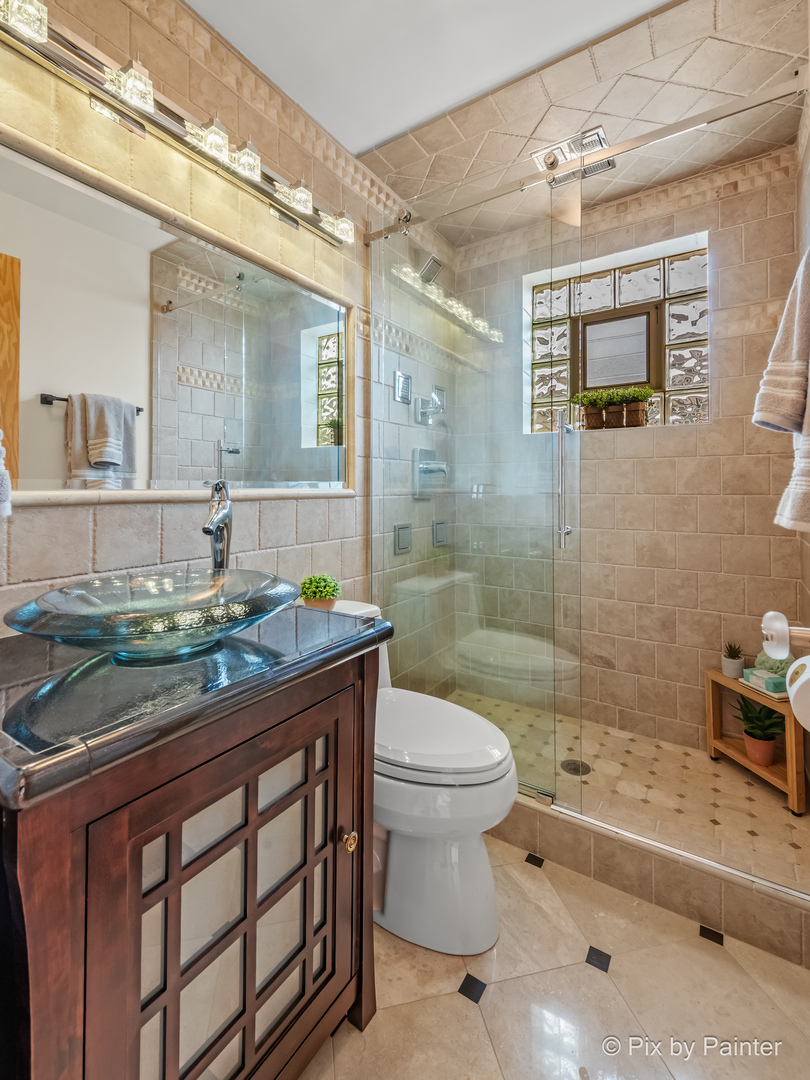 3757 N Oak Park Avenue, Chicago, IL 60634
