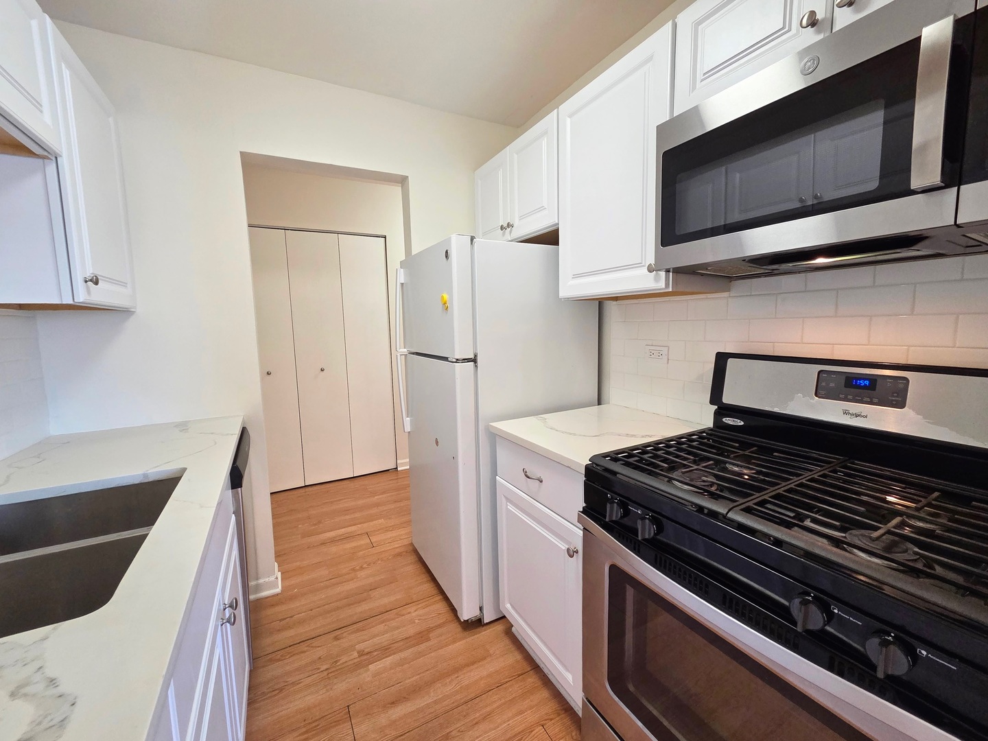 889 TRACE Drive #107, Buffalo Grove, IL 60089