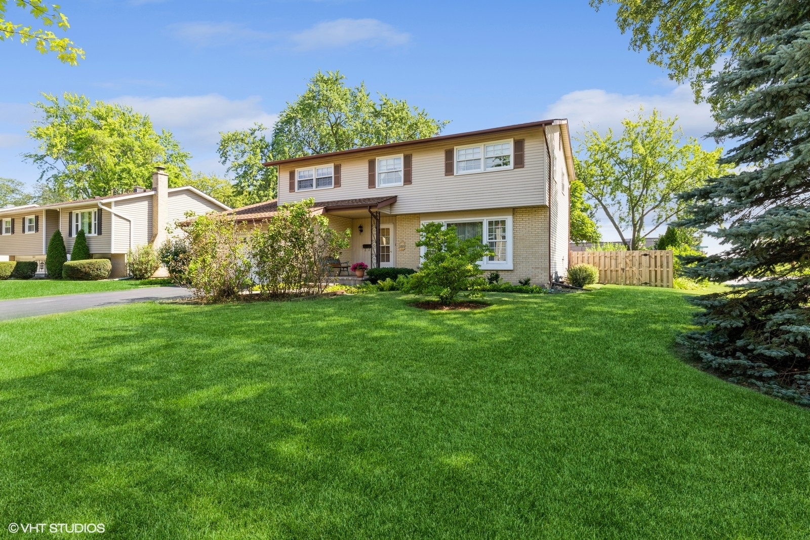 1101 E Ironwood Drive, Mount Prospect, IL 60056