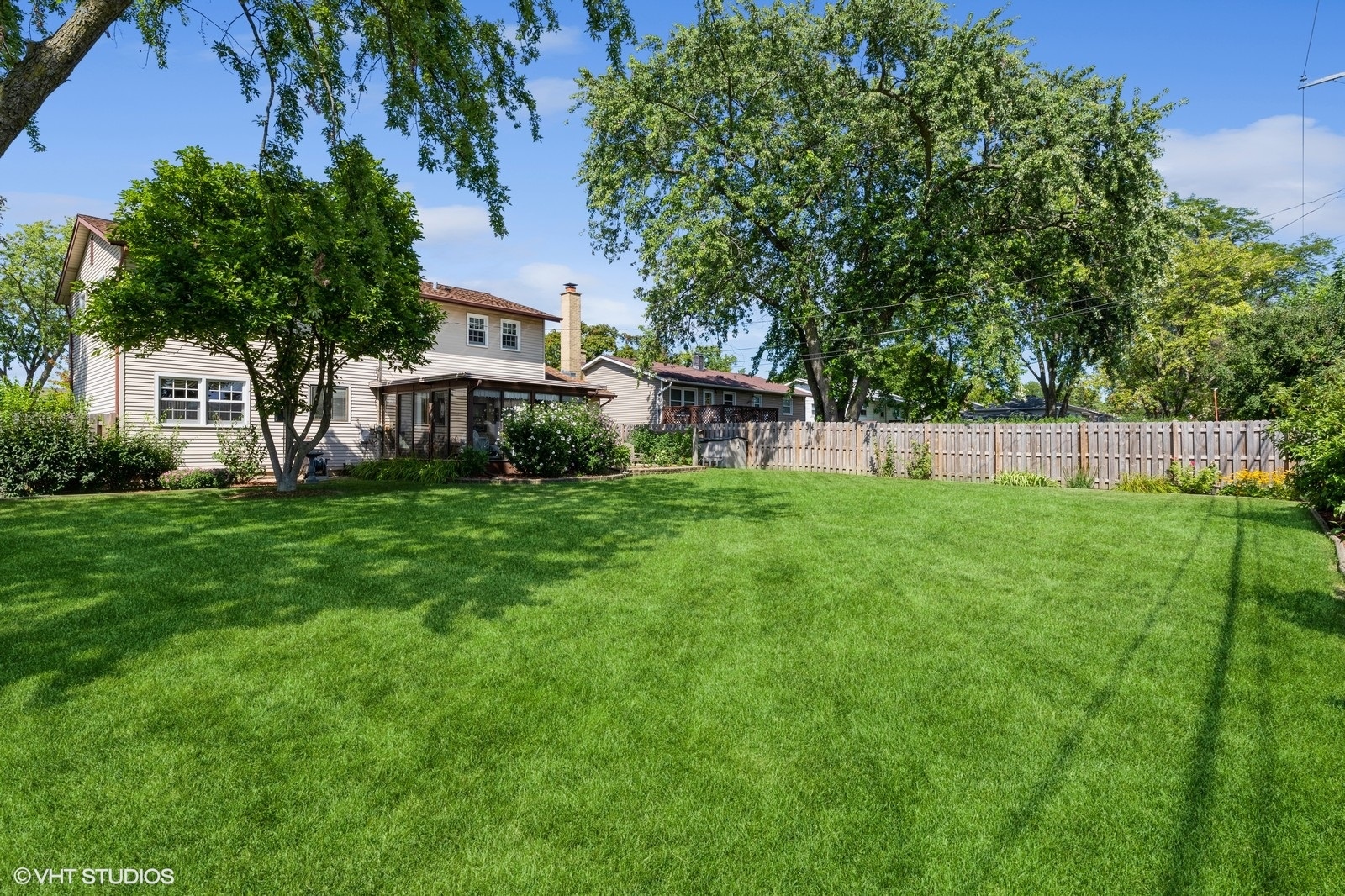 1101 E Ironwood Drive, Mount Prospect, IL 60056