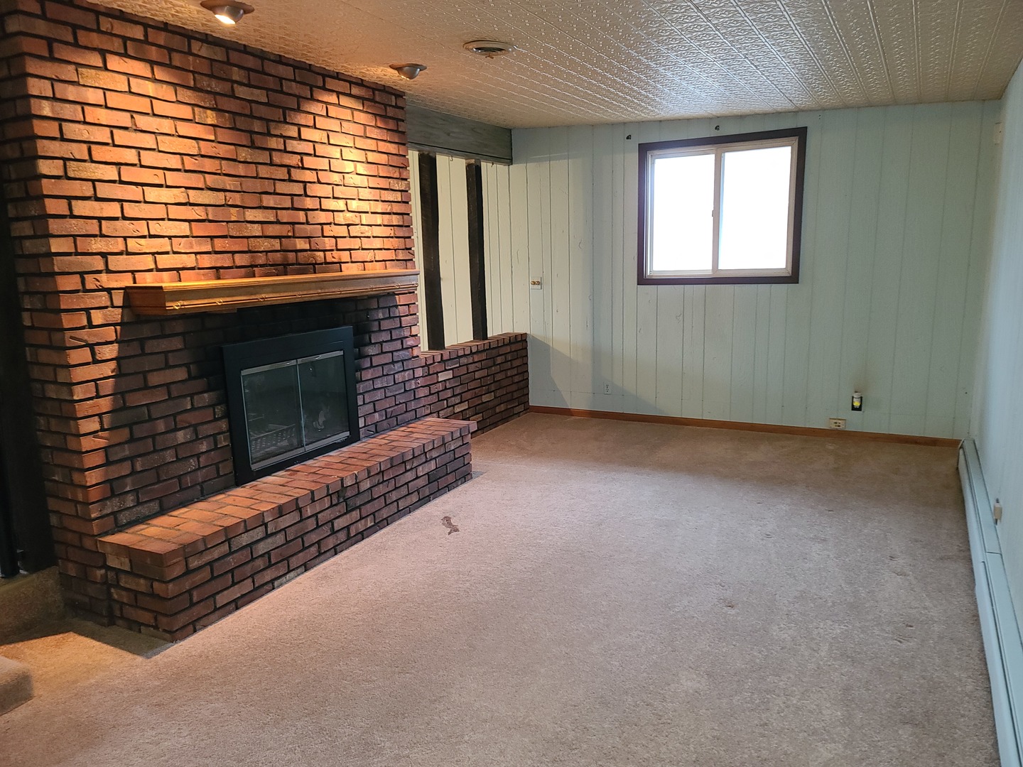 90 S Calkey Street, Diamond, IL 60416