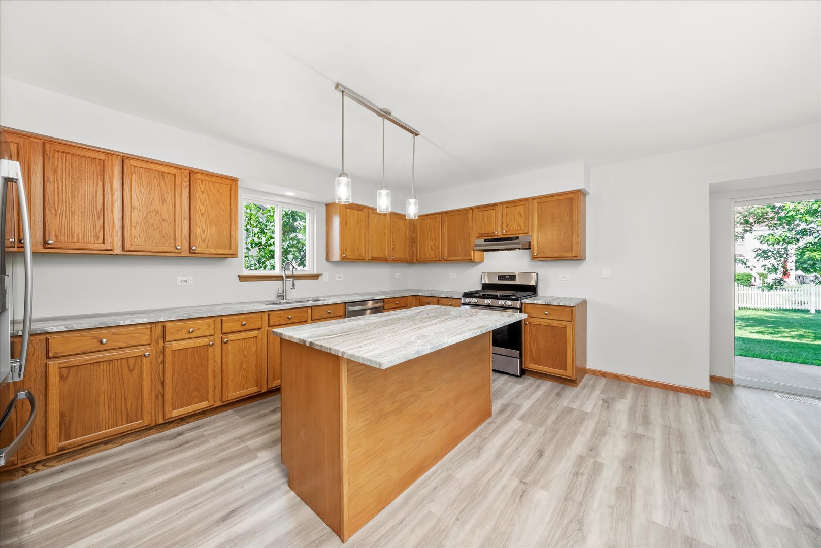 26140 S Plum Tree Lane, Monee, IL 60449