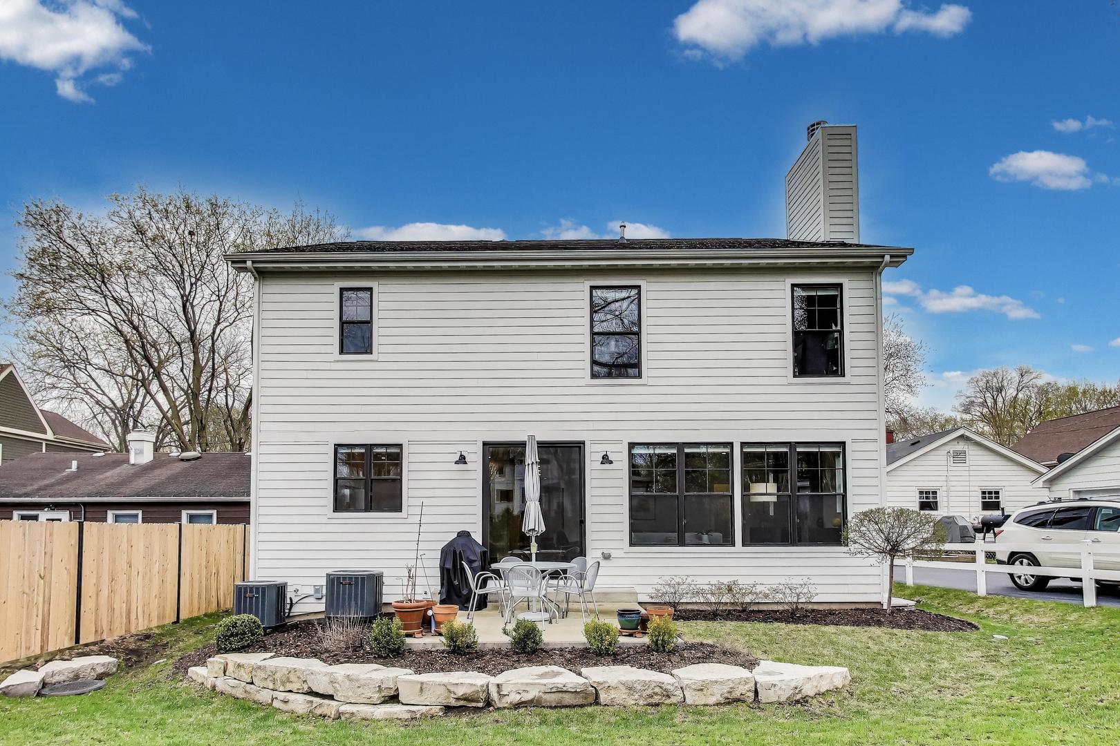 616 Meadow Lane, Libertyville, IL 60048