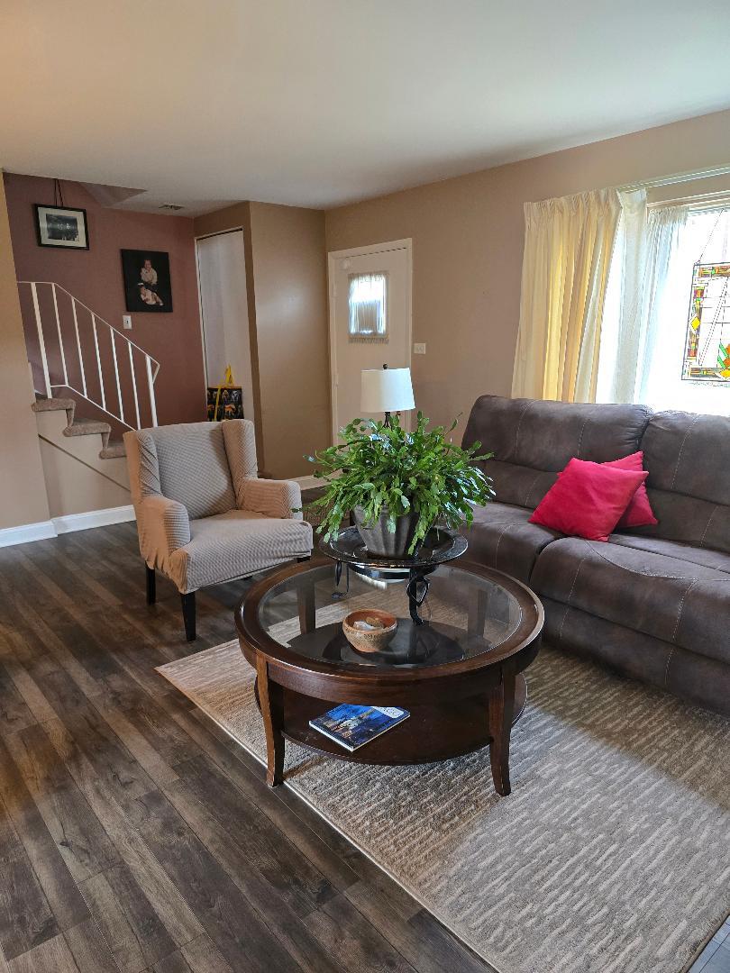 18W152 Buckingham Lane, Villa Park, IL 60181