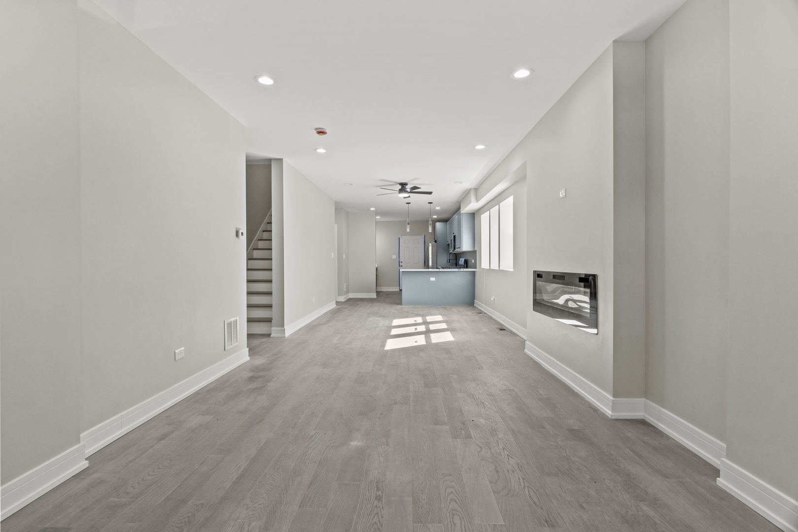 7711 S Ridgeland Avenue, Chicago, IL 60649