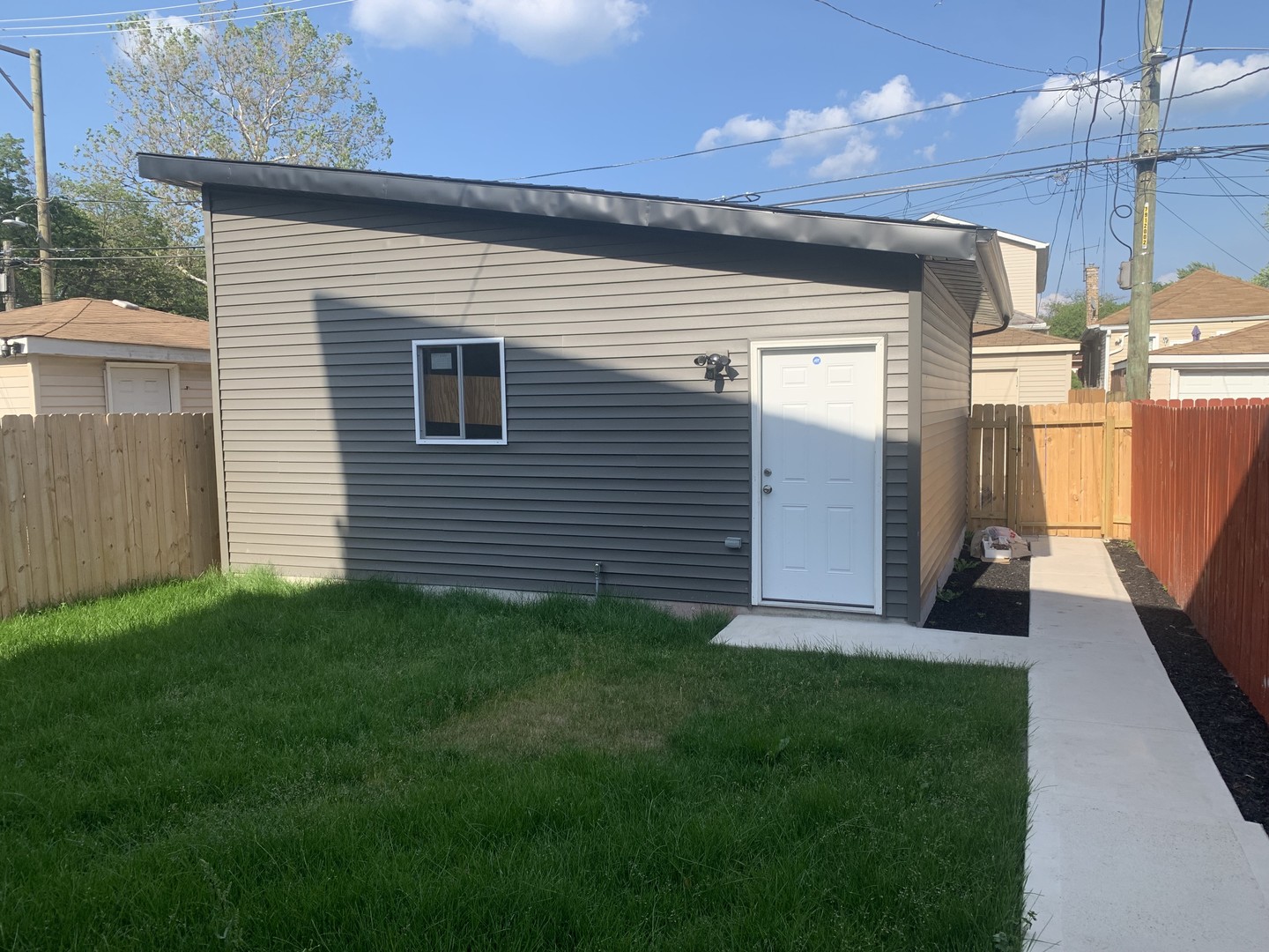 7711 S Ridgeland Avenue, Chicago, IL 60649