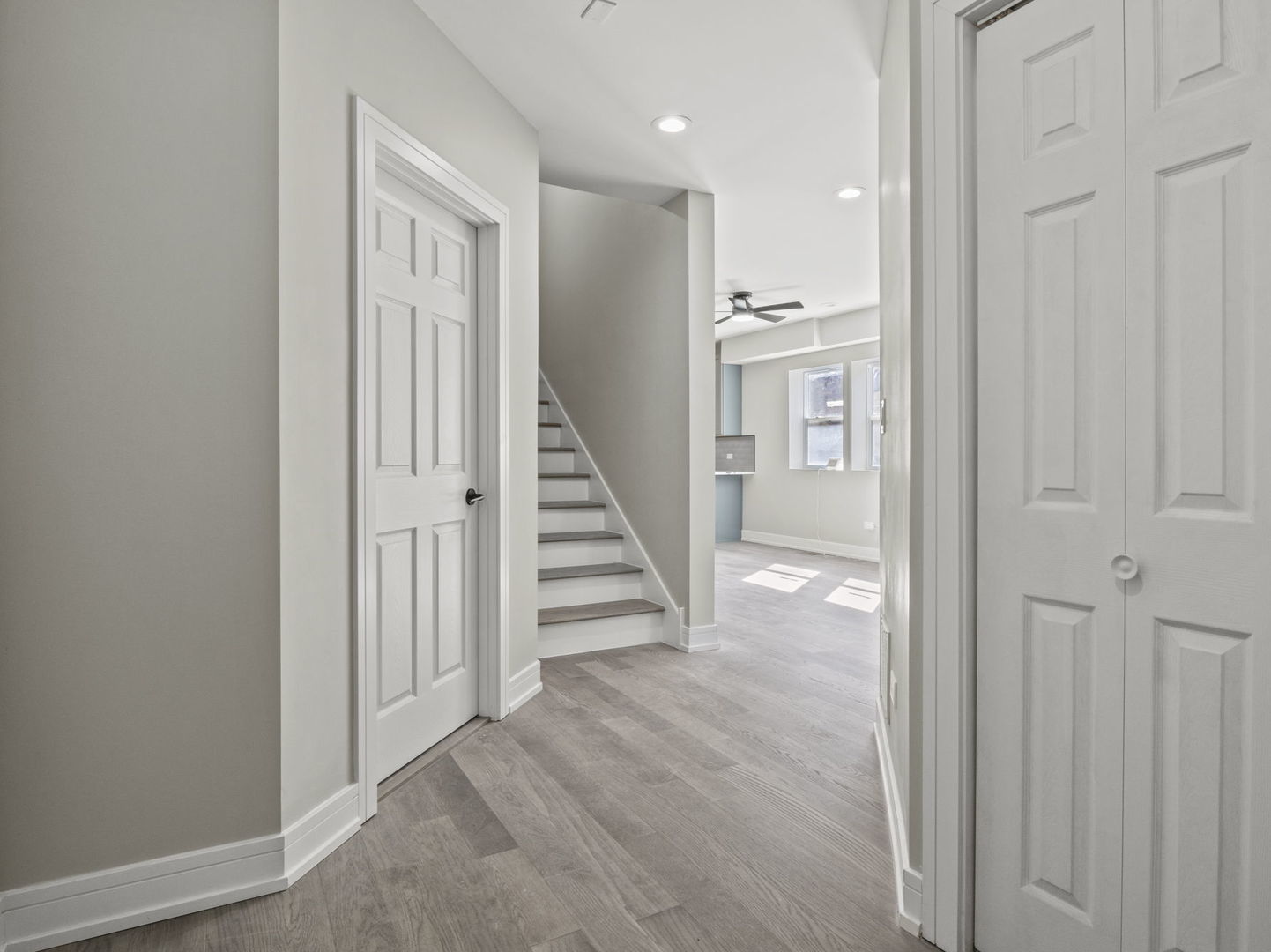 7711 S Ridgeland Avenue, Chicago, IL 60649