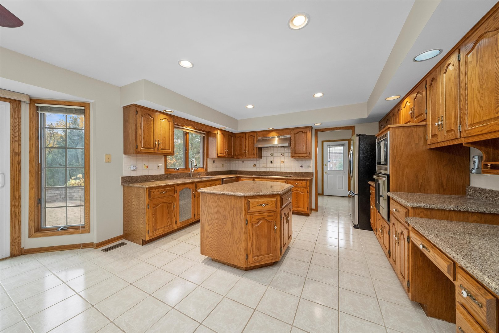 631 Indian Trail Drive, Palos Park, IL 60464