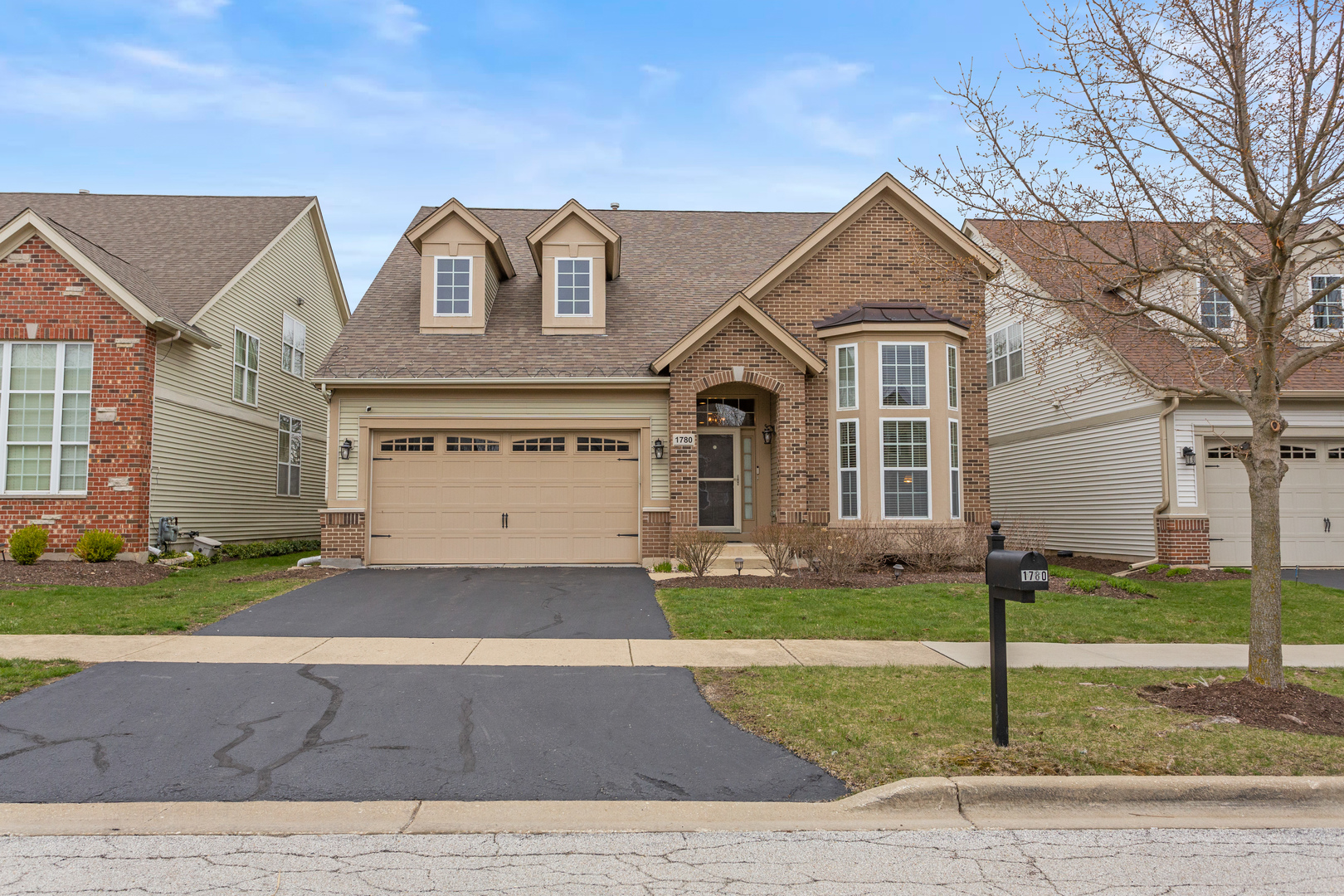 1780 Briarheath Drive, Aurora, IL 60505